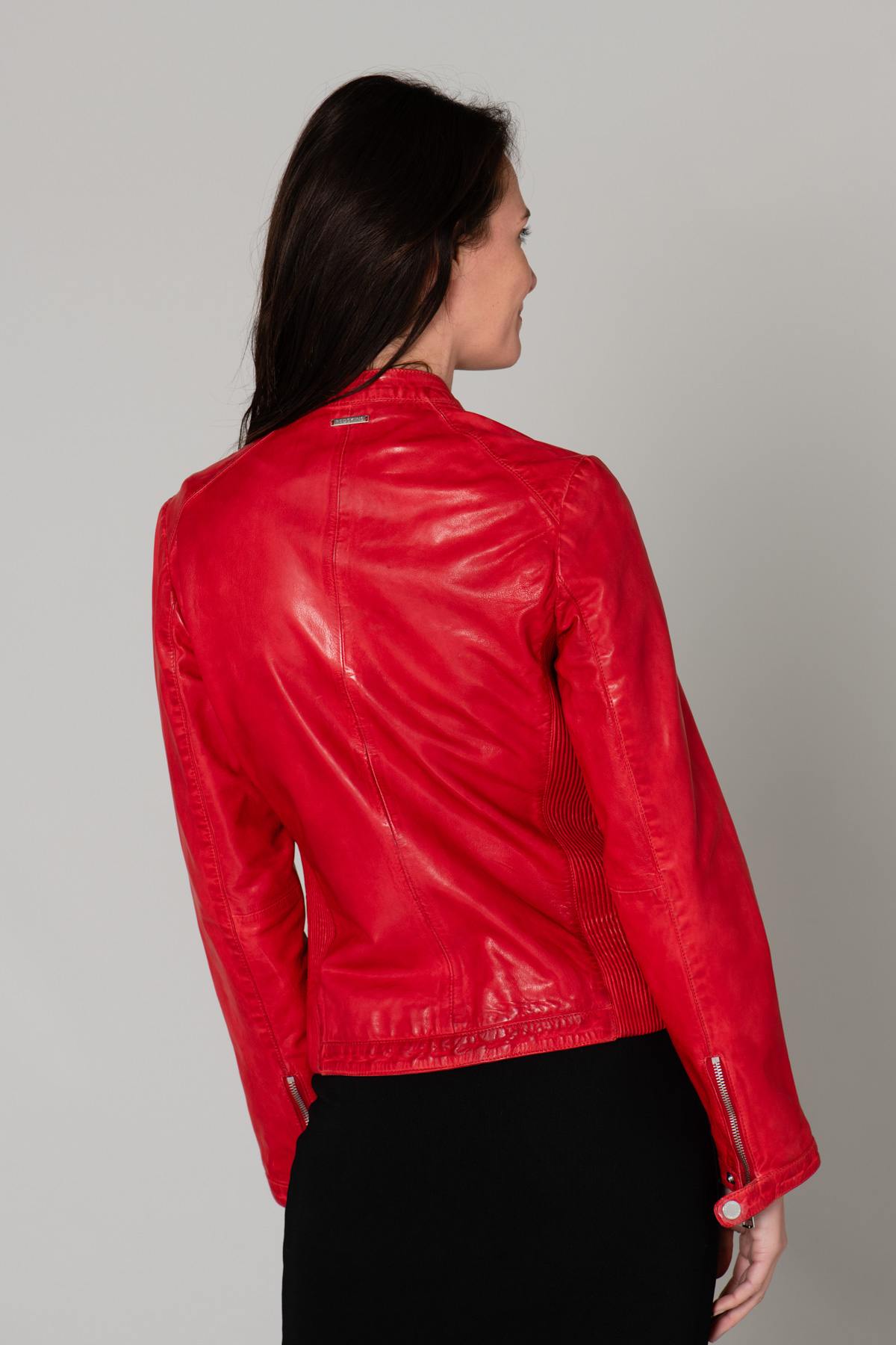 Shiny red leather jacket - Image n°6