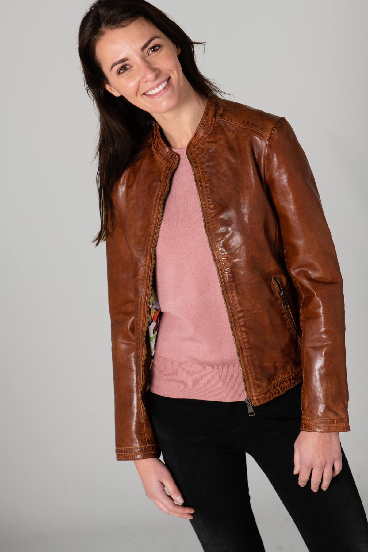 Aged cognac leather jacket - Image n°4