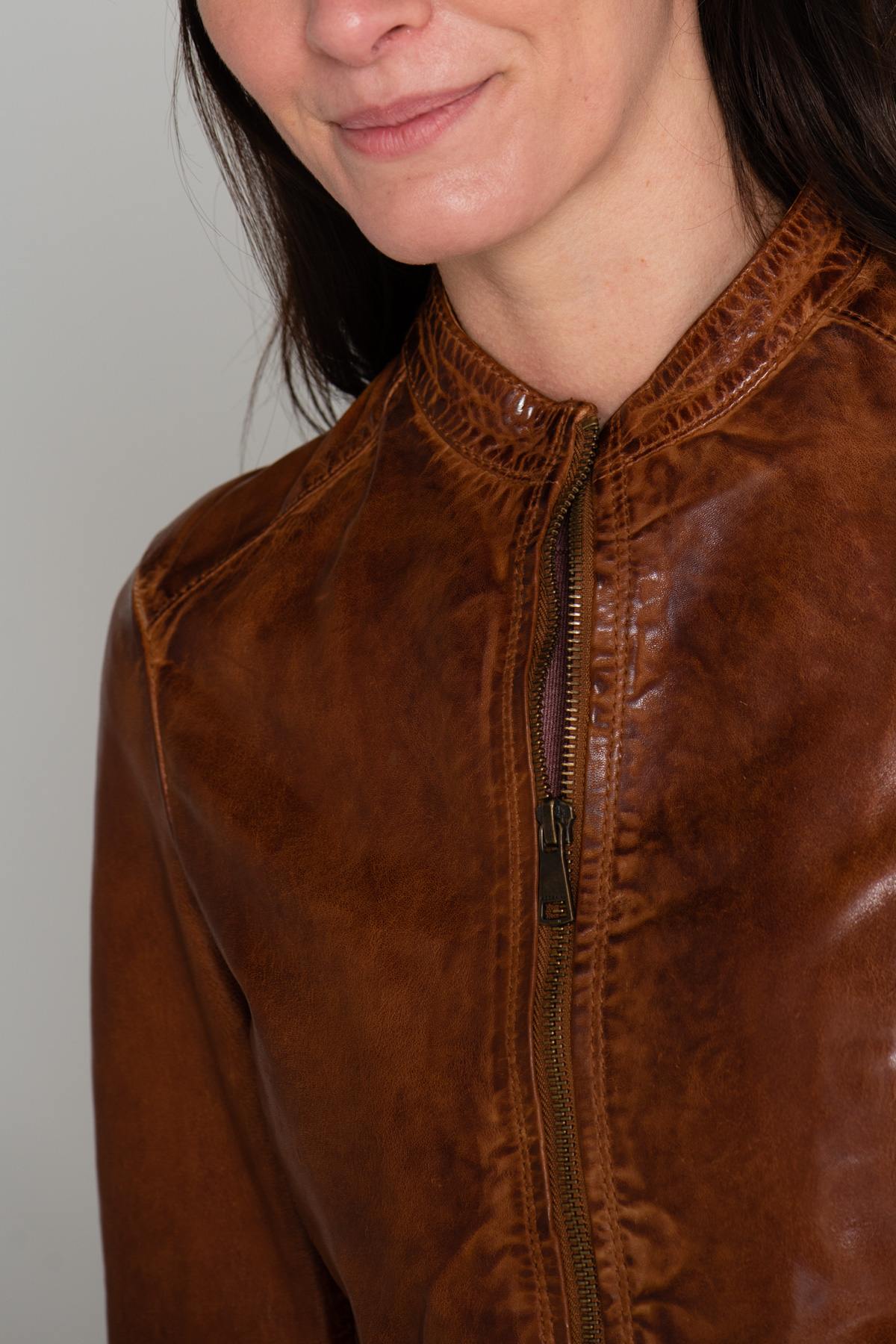 Aged cognac leather jacket - Image n°7