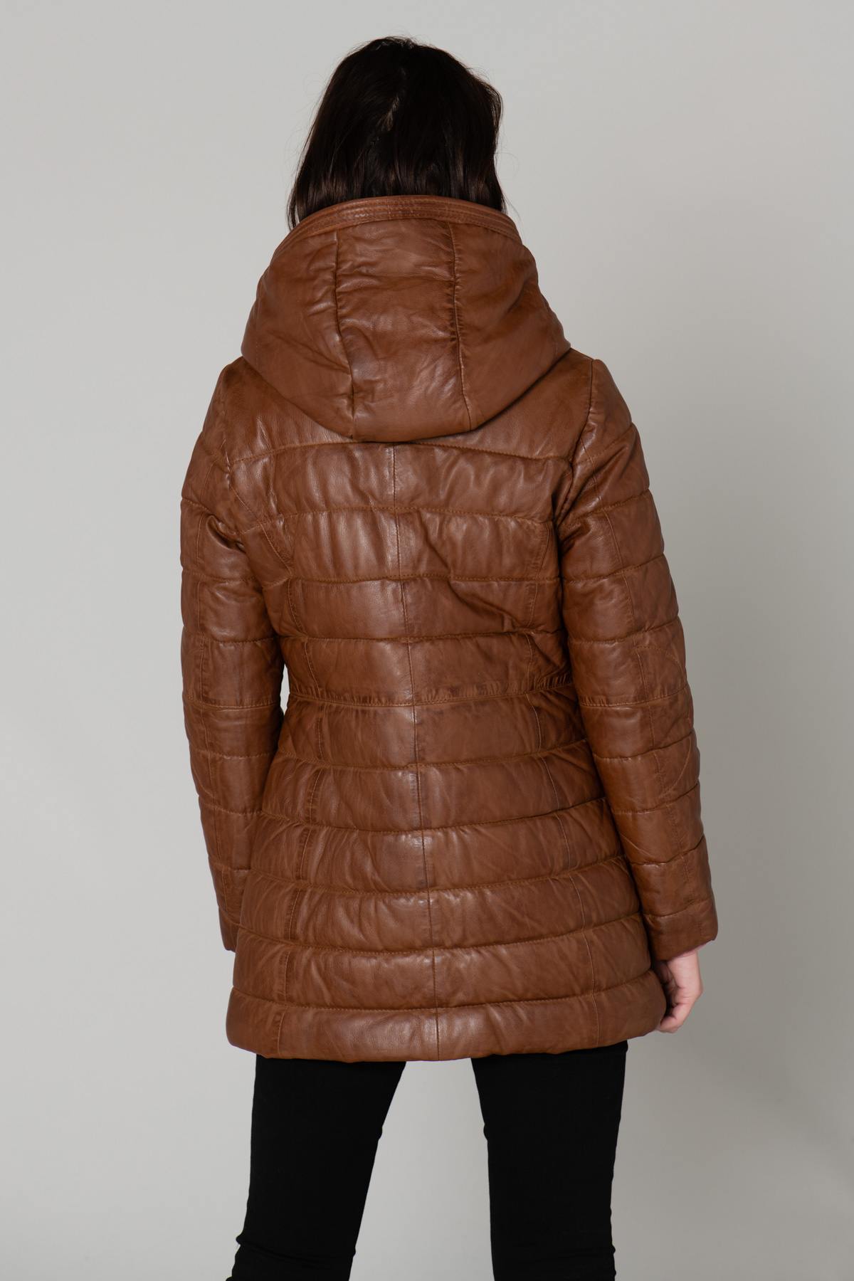 Mid-length down jacket in cognac leather - Image n°5