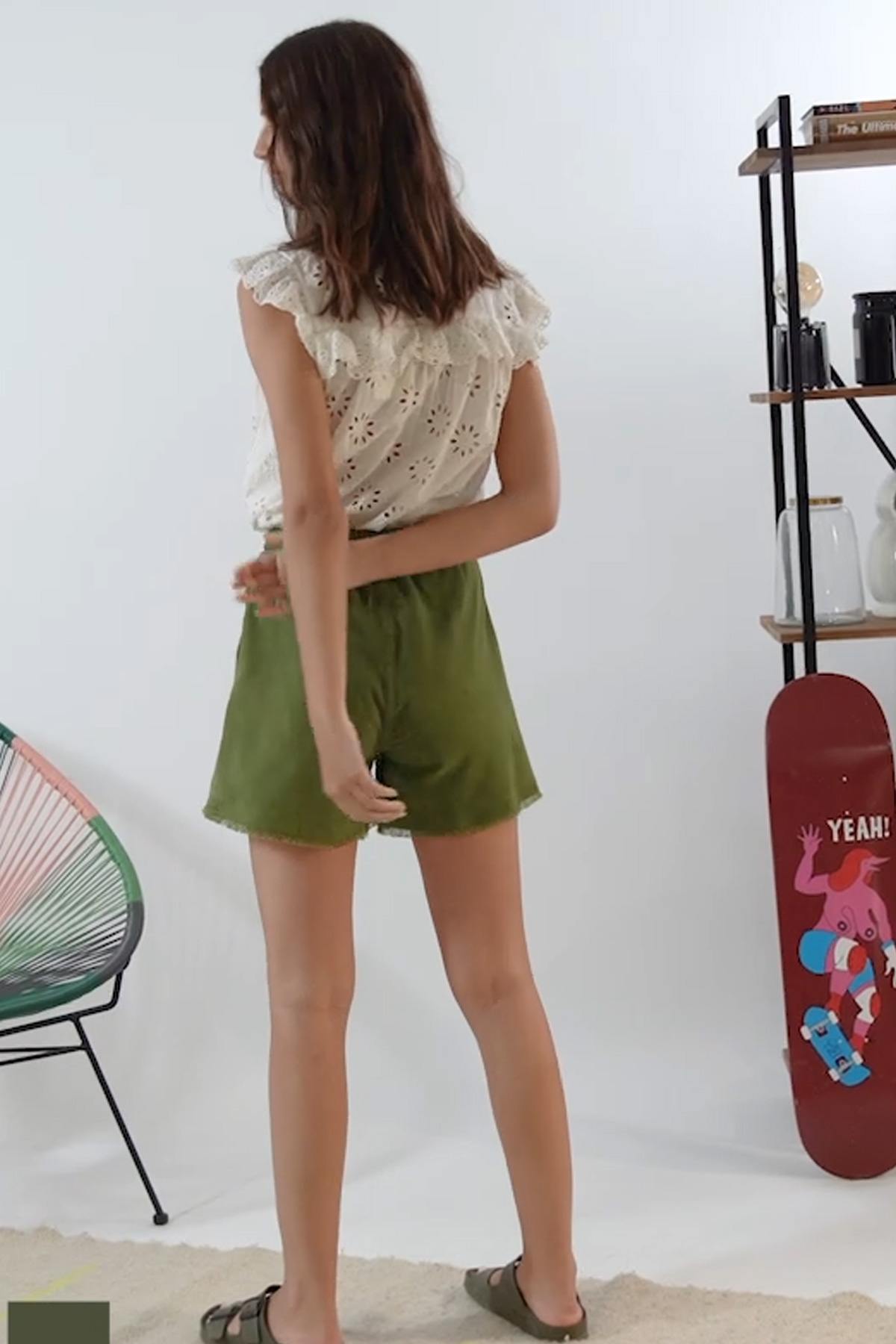 Khaki leather shorts - Image n°4