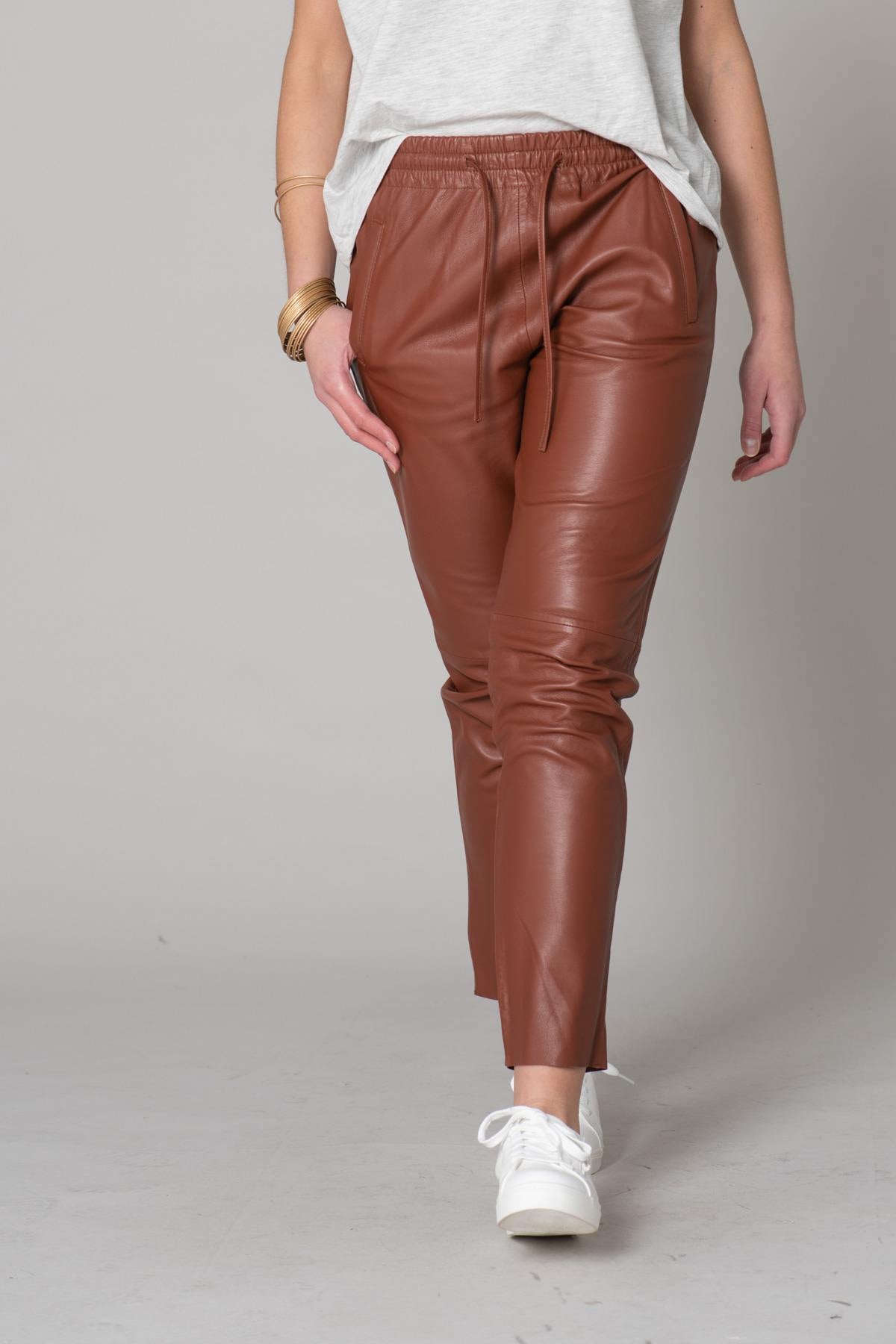 Brown leather jogger pants - Image n°8