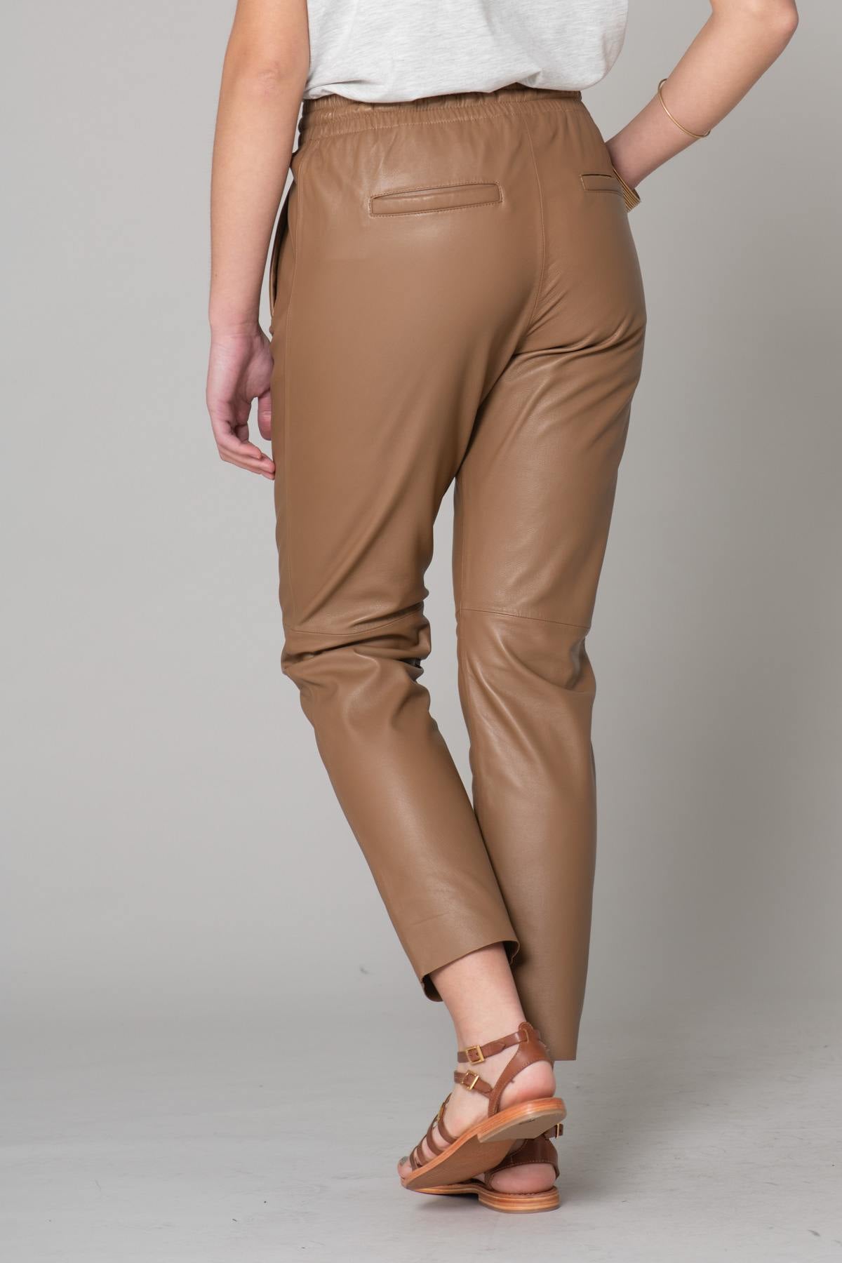 Coffee brown leather joggers - Image n°10