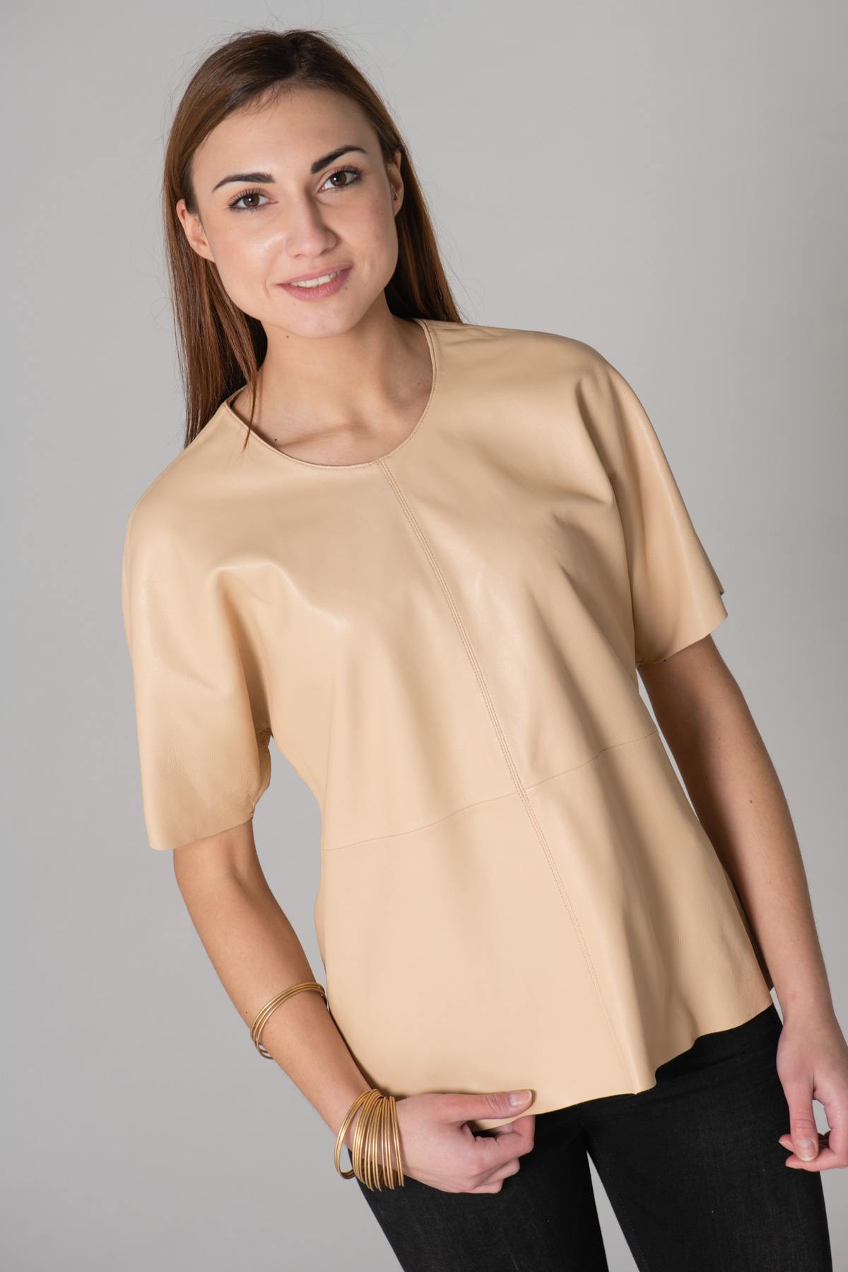 Round-neck beige leather blouse - Image n°9