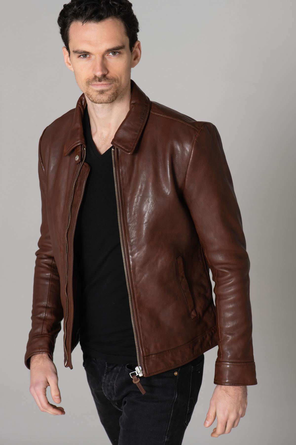 Ecofriendly brown leather jacket - Image n°15