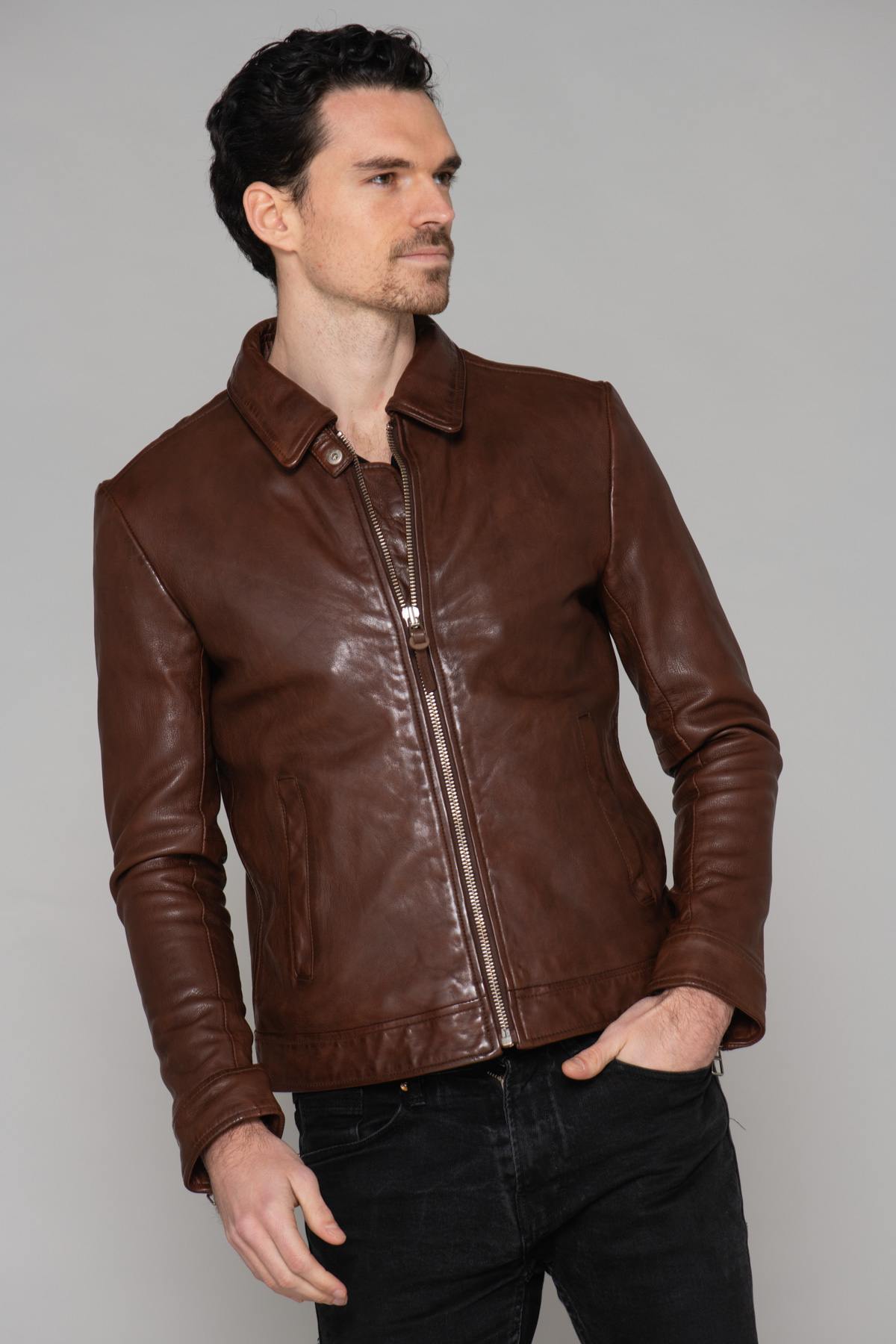 Ecofriendly brown leather jacket - Image n°13