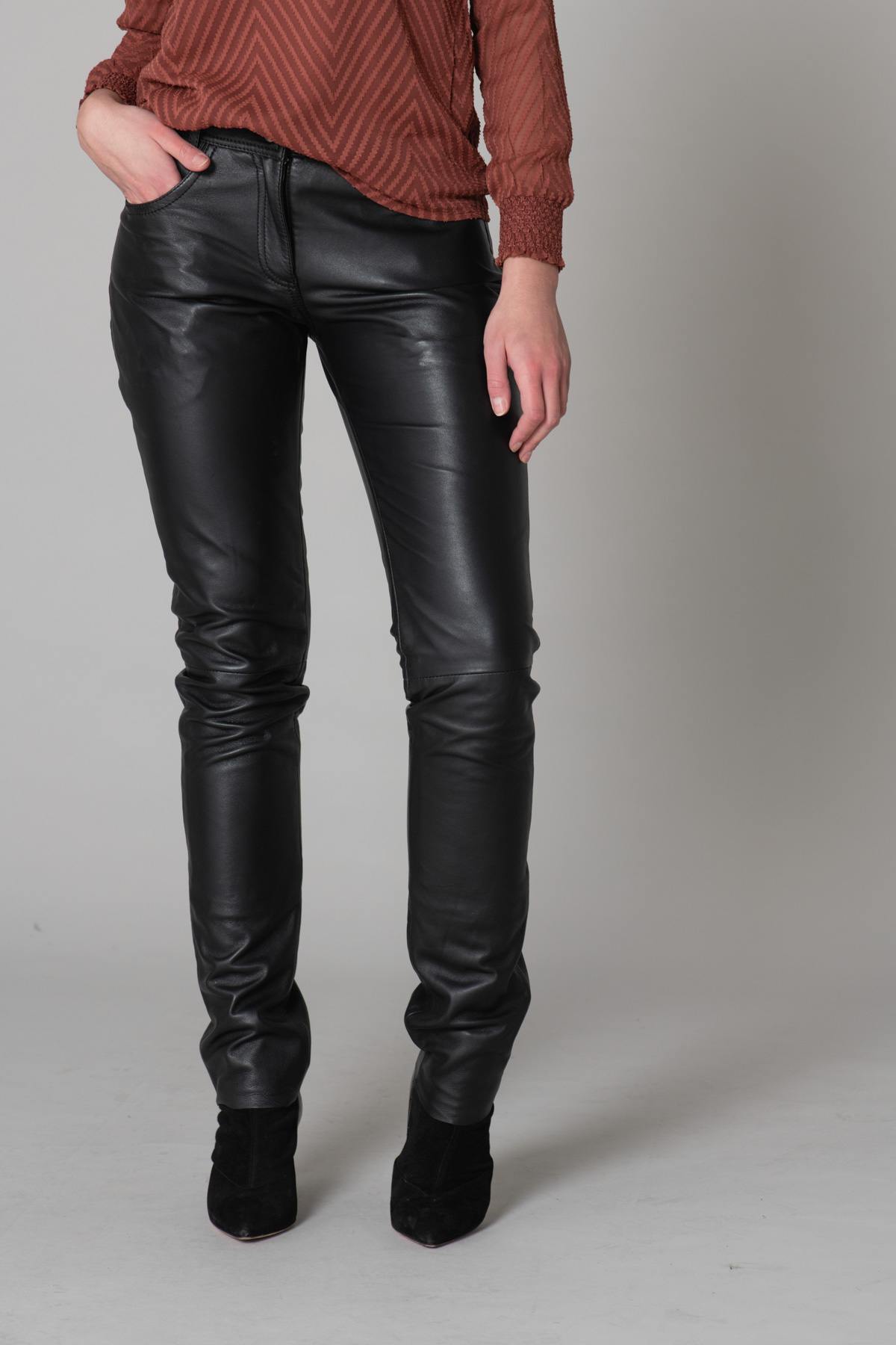 Five-pocket leather pants - Image n°12