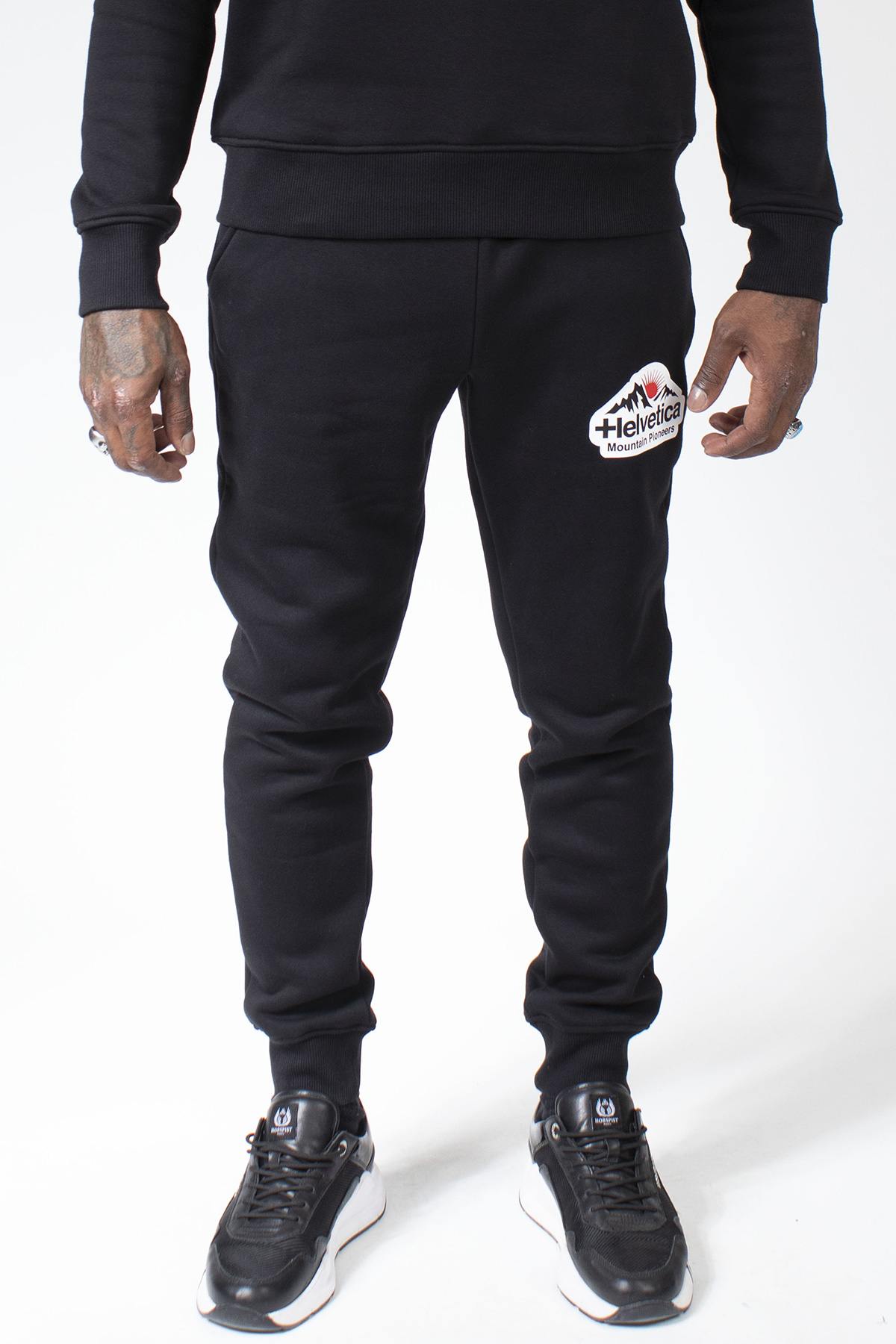 Black jogging pants - Image n°1