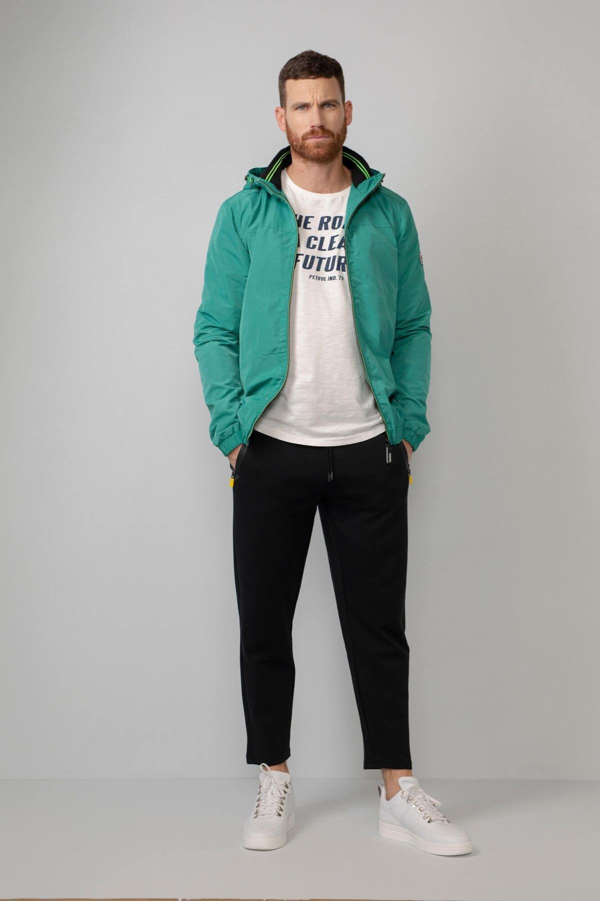 Light green windbreaker jacket in recycled polyester - Image n°9