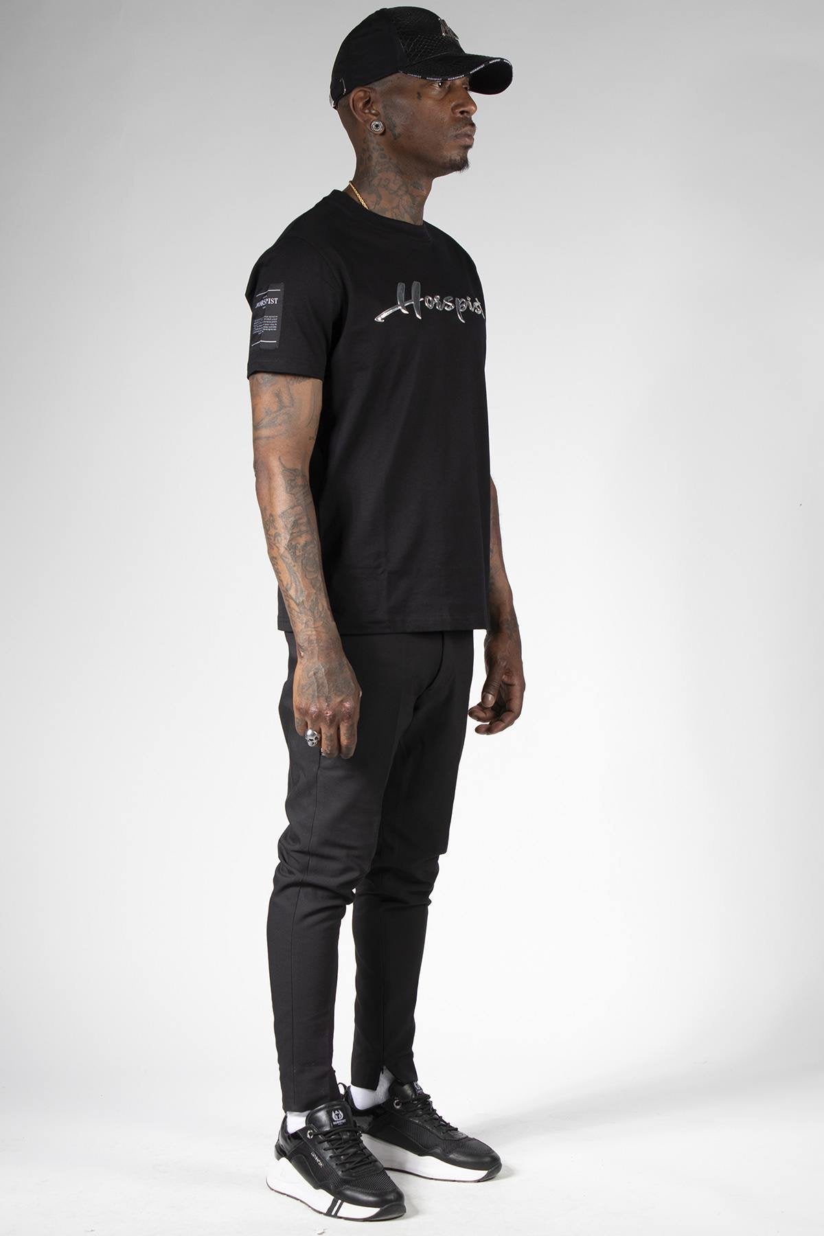 Black T-shirt and silver embossed logo - Image n°8