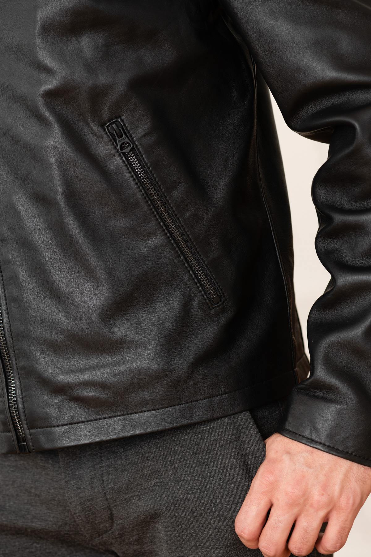 Black leather jacket with biker collar - Image n°8