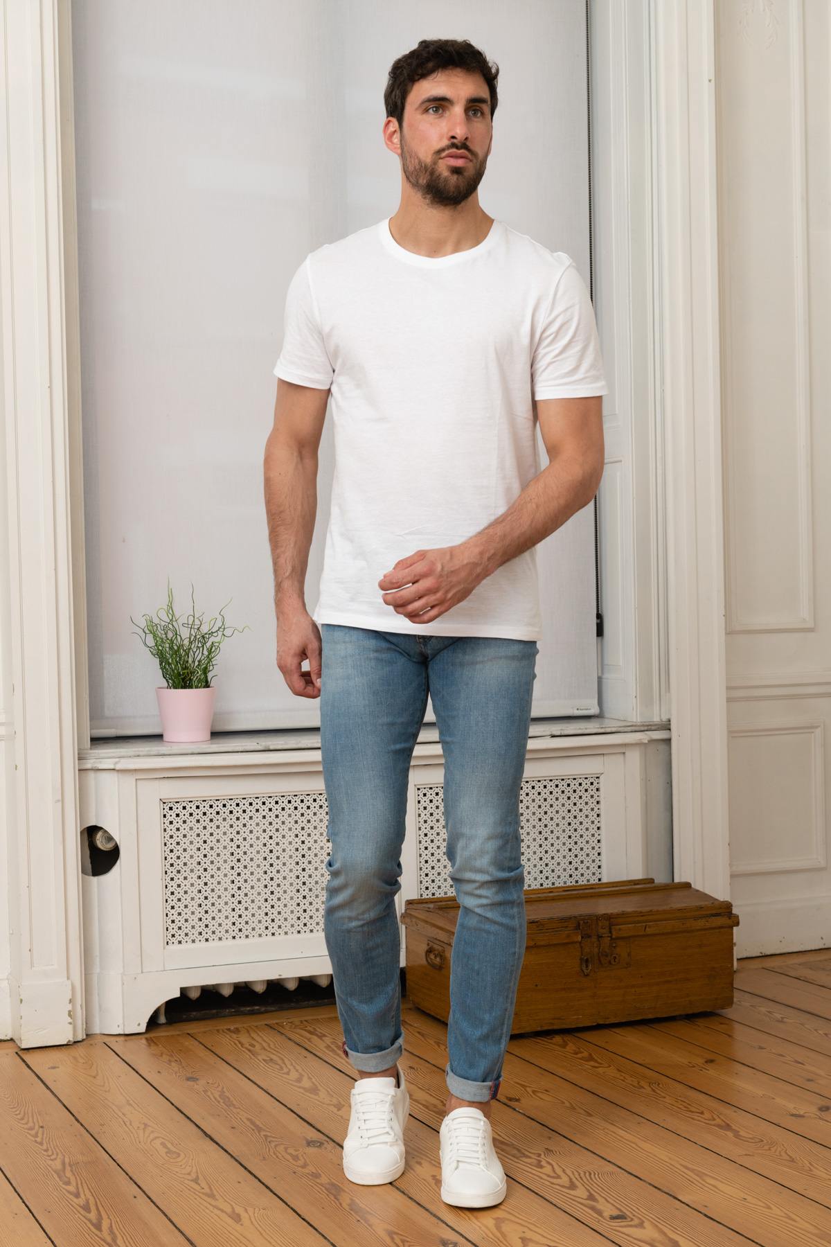 Light blue washed slim jeans - Image n°3