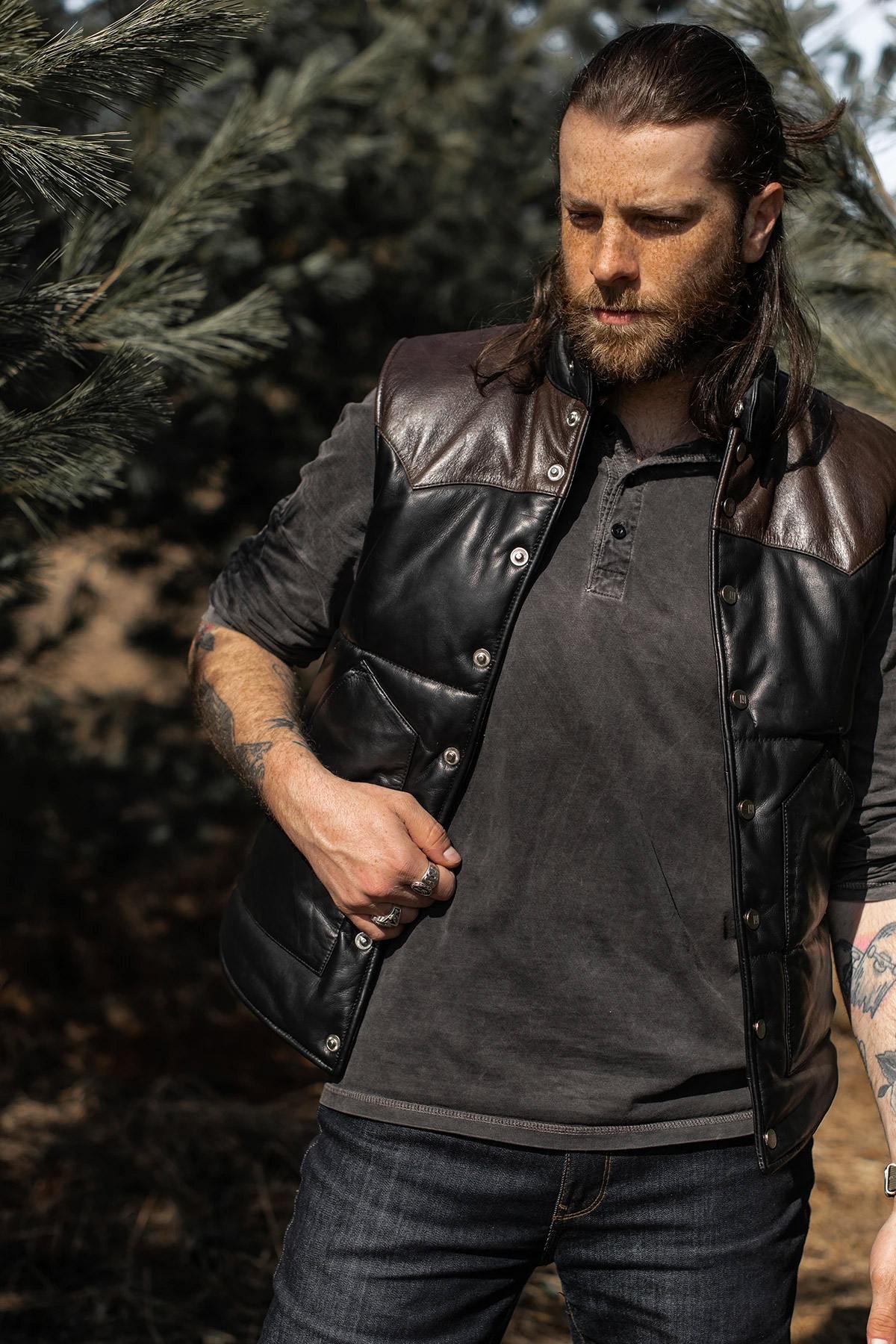 Sleeveless down jacket in cowhide leather - Image n°2