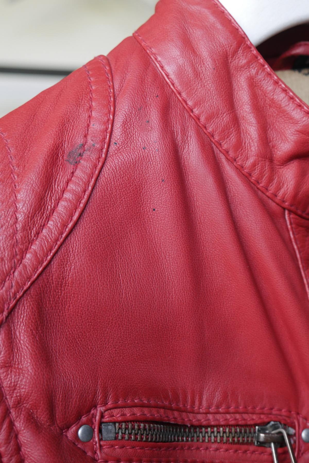 Women's red leather jacket - Image n°3