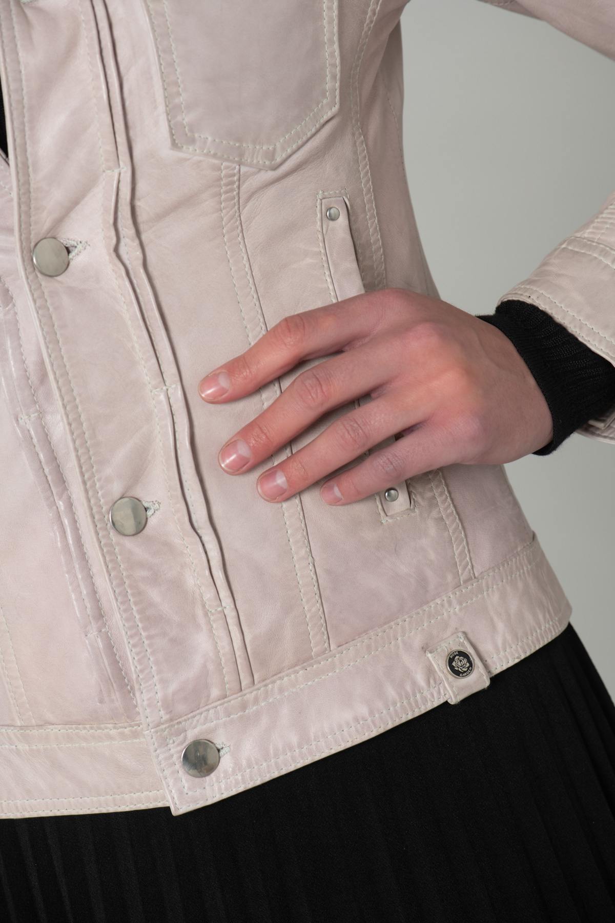 Pale pink leather jacket - Image n°8