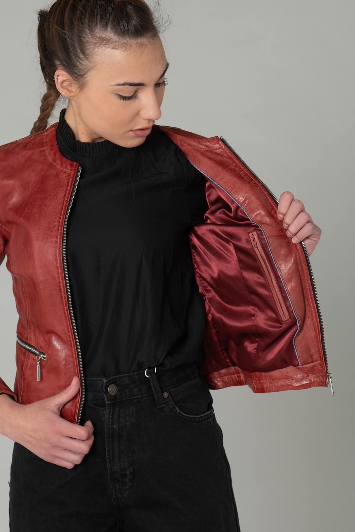 Red leather jacket with round neck - Image n°4