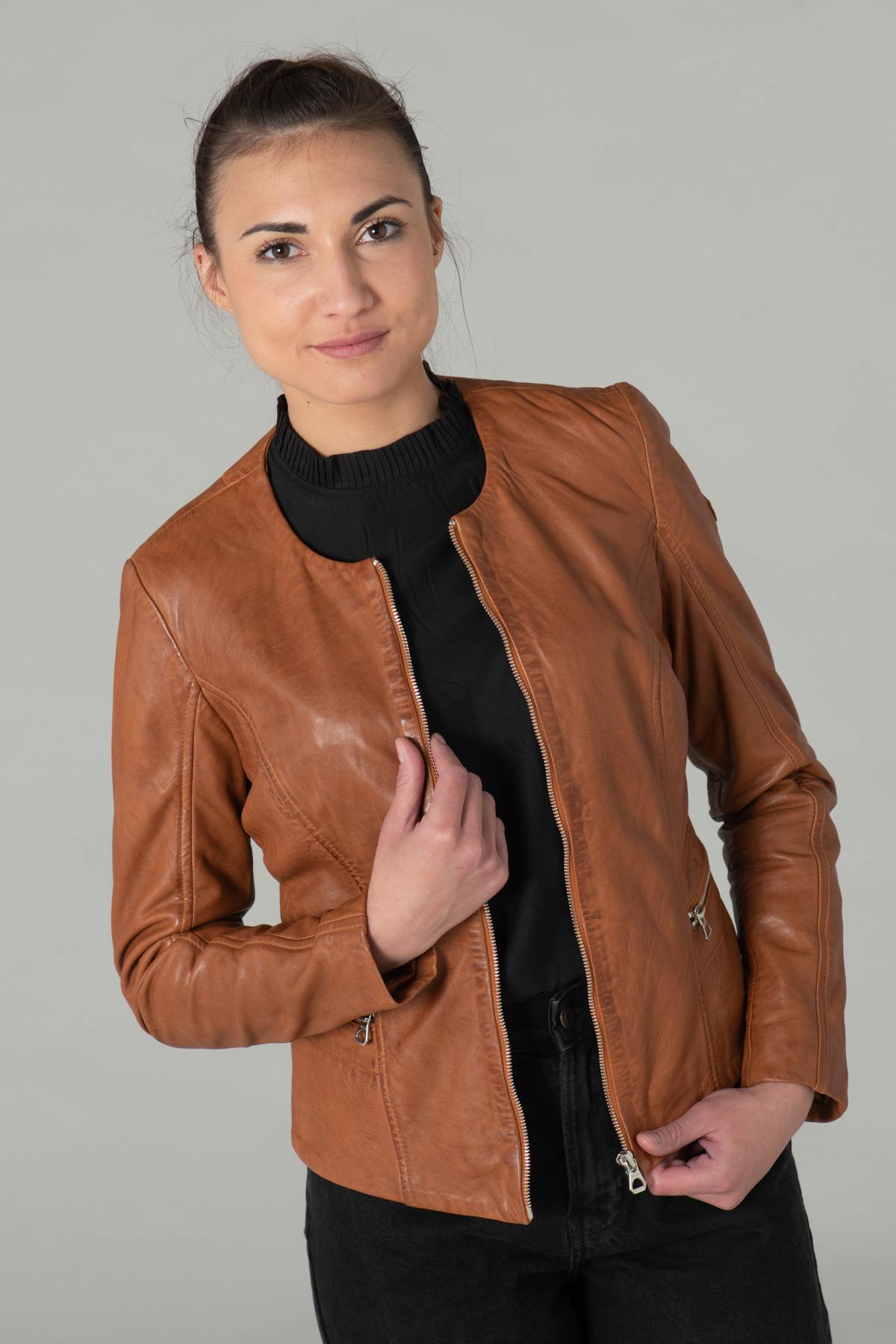 Women's cognac leather jacket - Image n°3