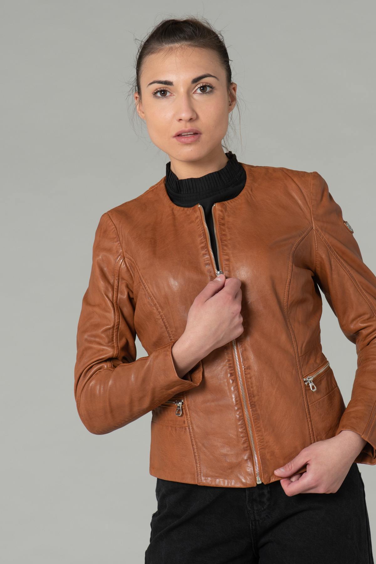 Women's cognac leather jacket - Image n°5