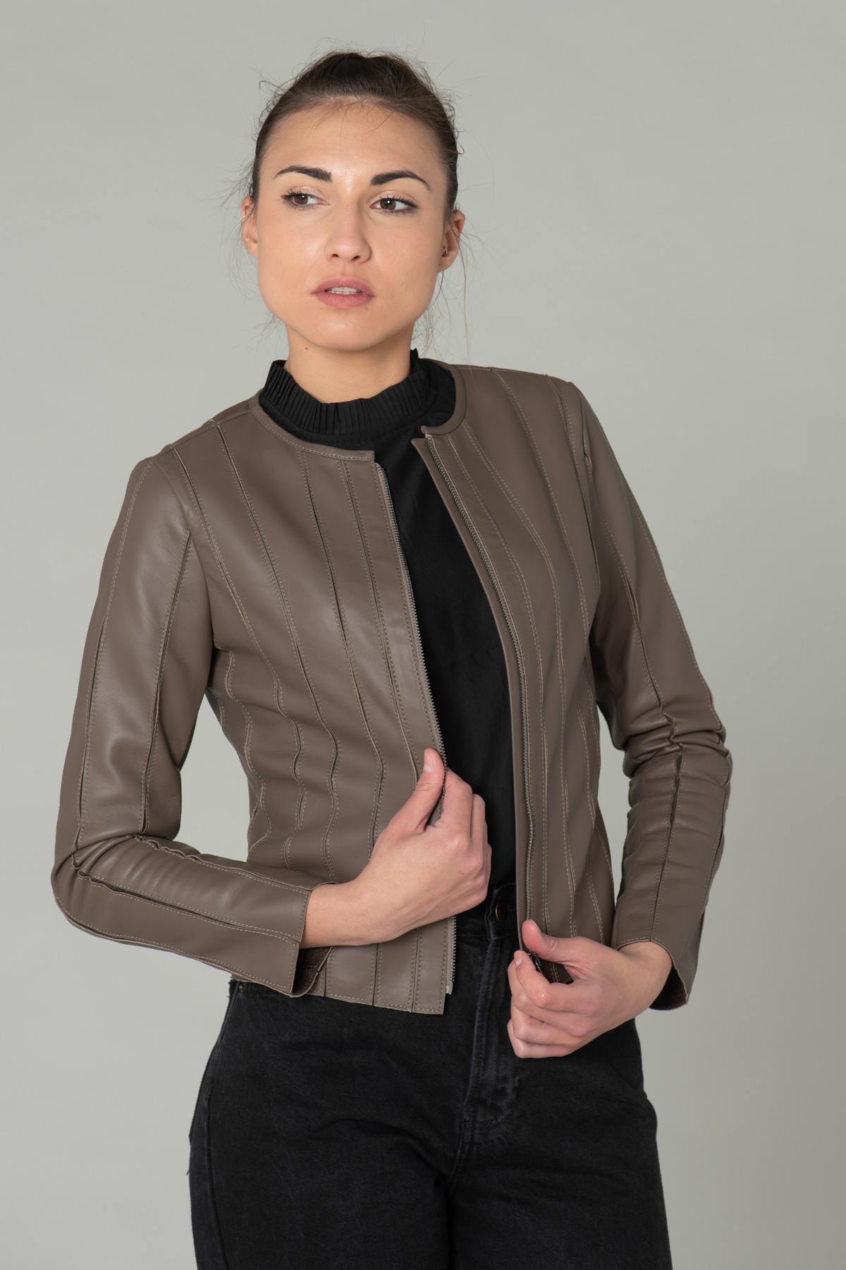 Spencer in taupe leather - Image n°1