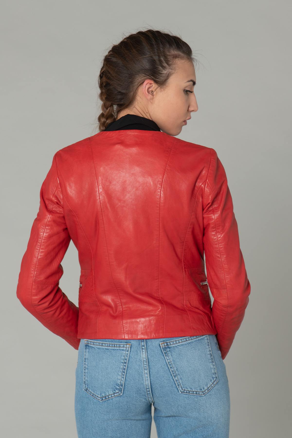 Round-neck red leather jacket - Image n°6