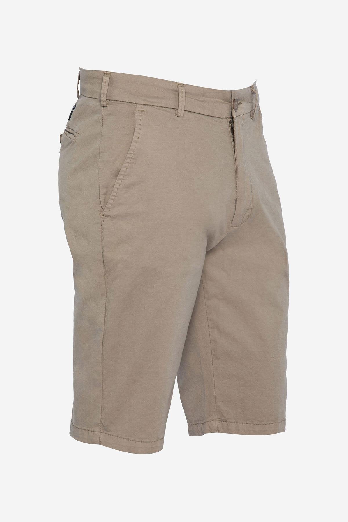 Men's beige chino shorts - Image n°2