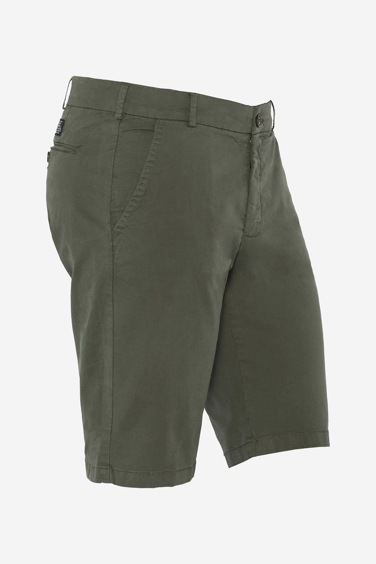 Men's khaki chino style shorts - Image n°1