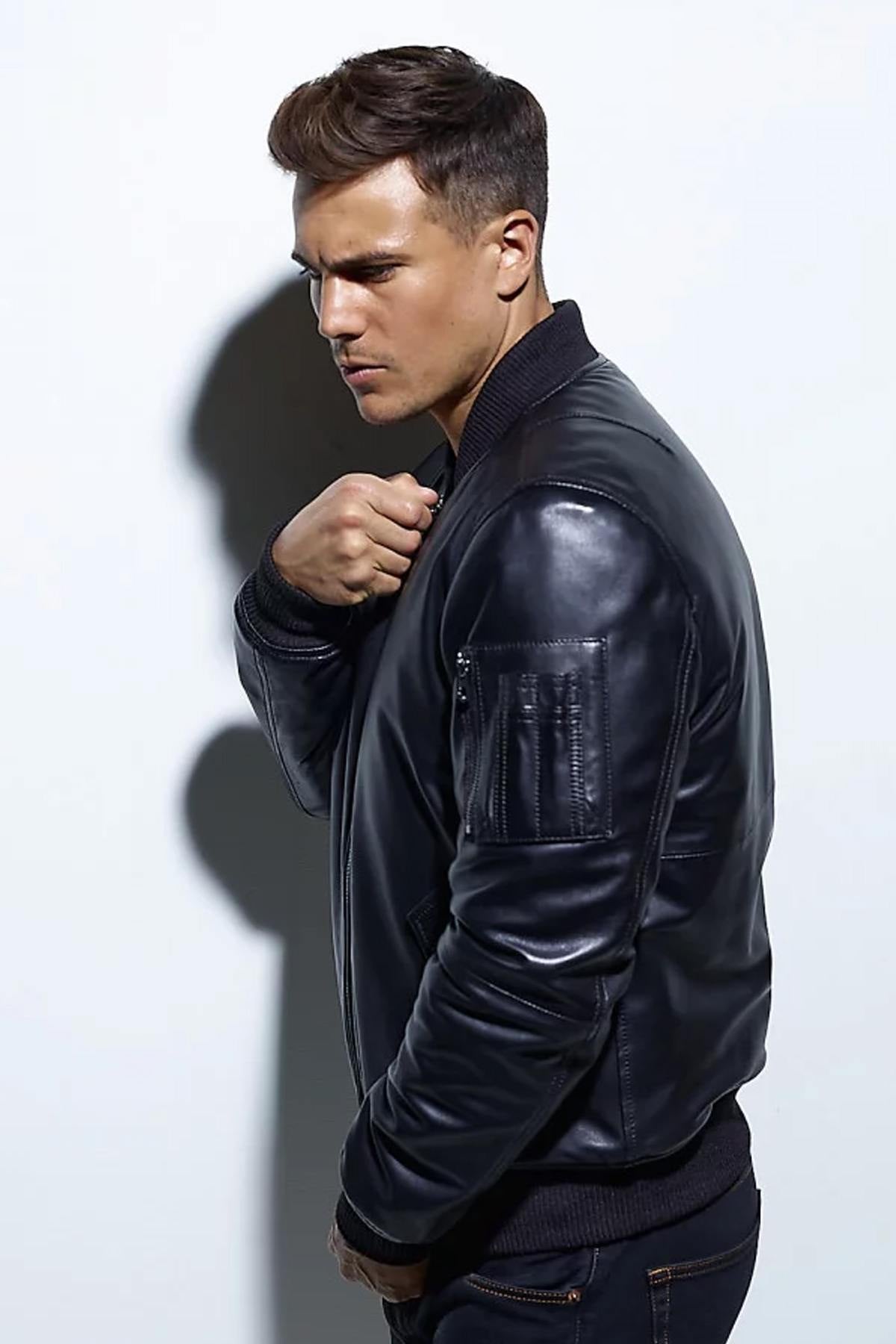 Bomber jacket in fine and supple black leather - Image n°2