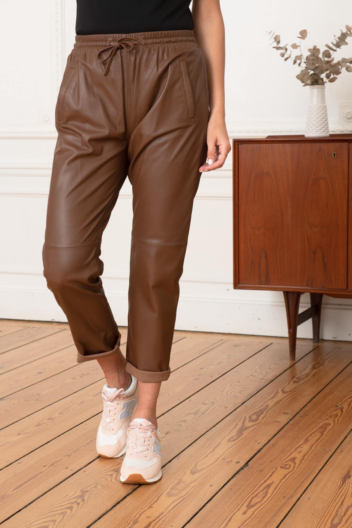 Brown leather jogger pants - Image n°6