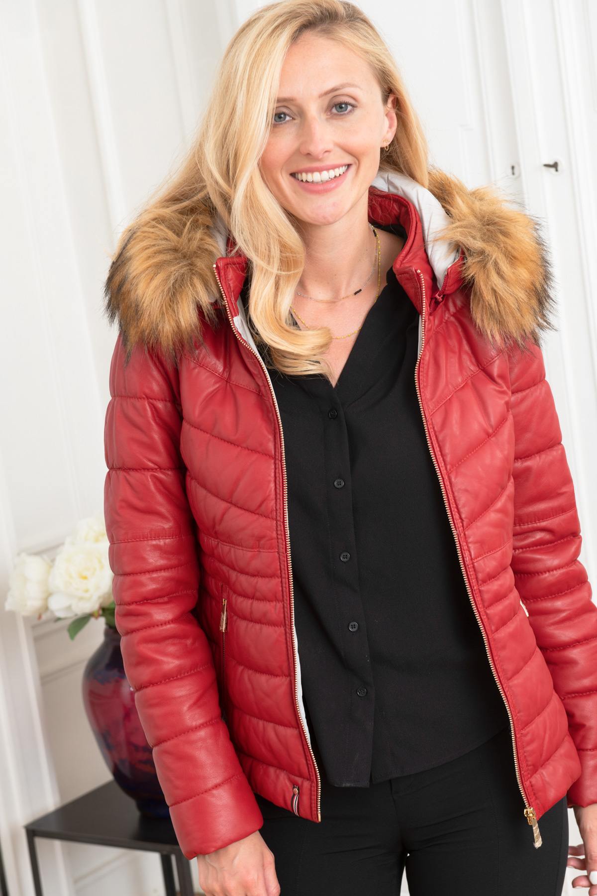 Red leather down jacket with synthetic collar - Image n°7