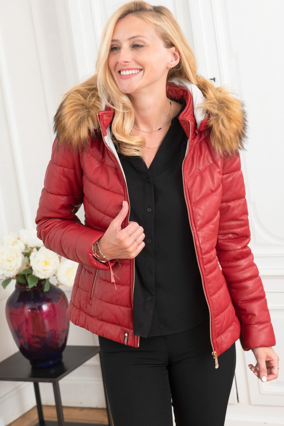 Red leather down jacket with synthetic collar - Image n°1