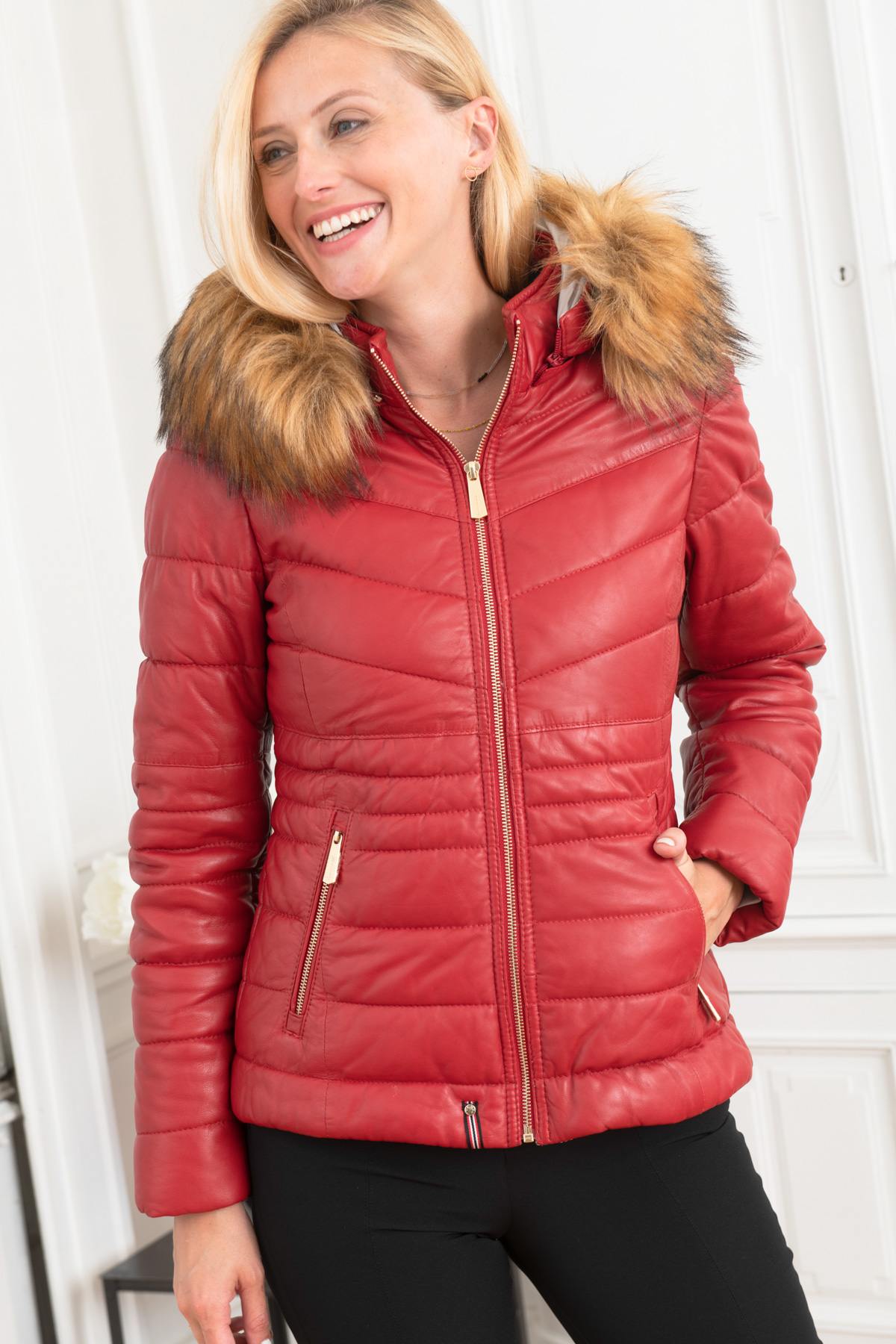 Red leather down jacket with synthetic collar - Image n°3