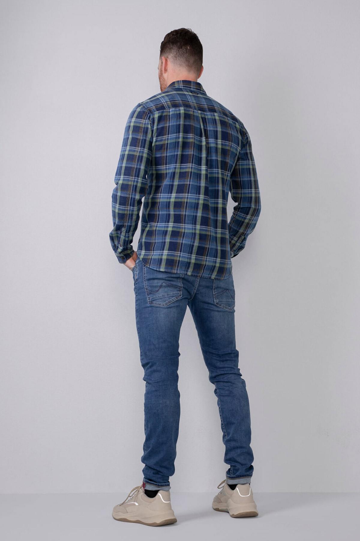 Lumberjack-style checked shirt - Image n°4