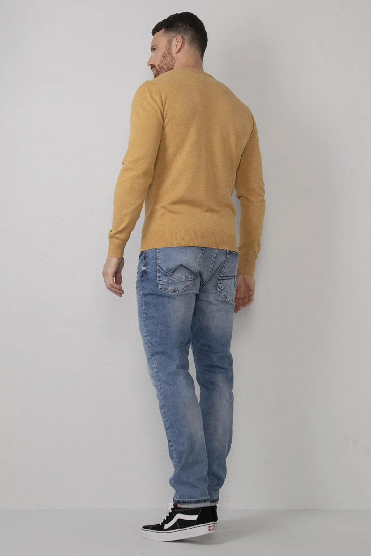 Men's light yellow v-neck sweater - Image n°3