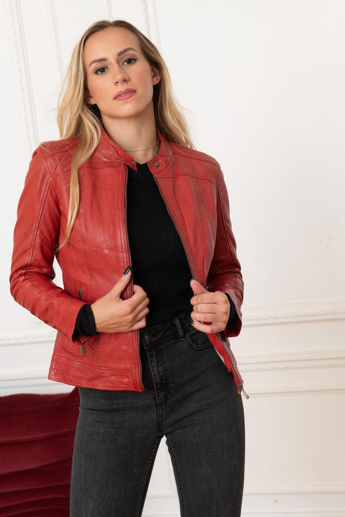 Women's red genuine leather jacket - Image n°1