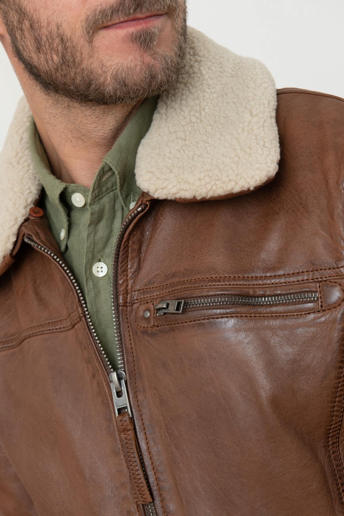 Brown leather jacket with fur collar - Image n°2