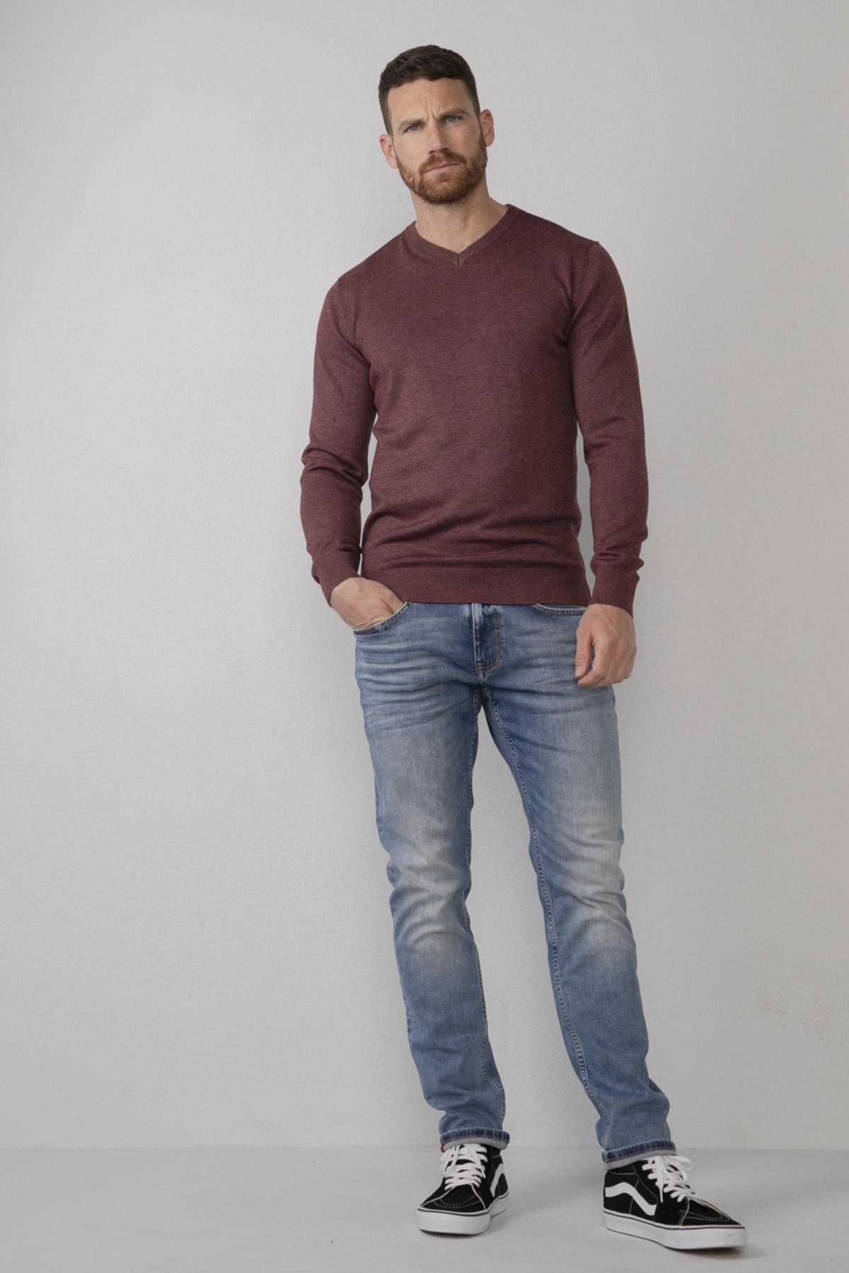 Burgundy V-neck knit sweater - Image n°4