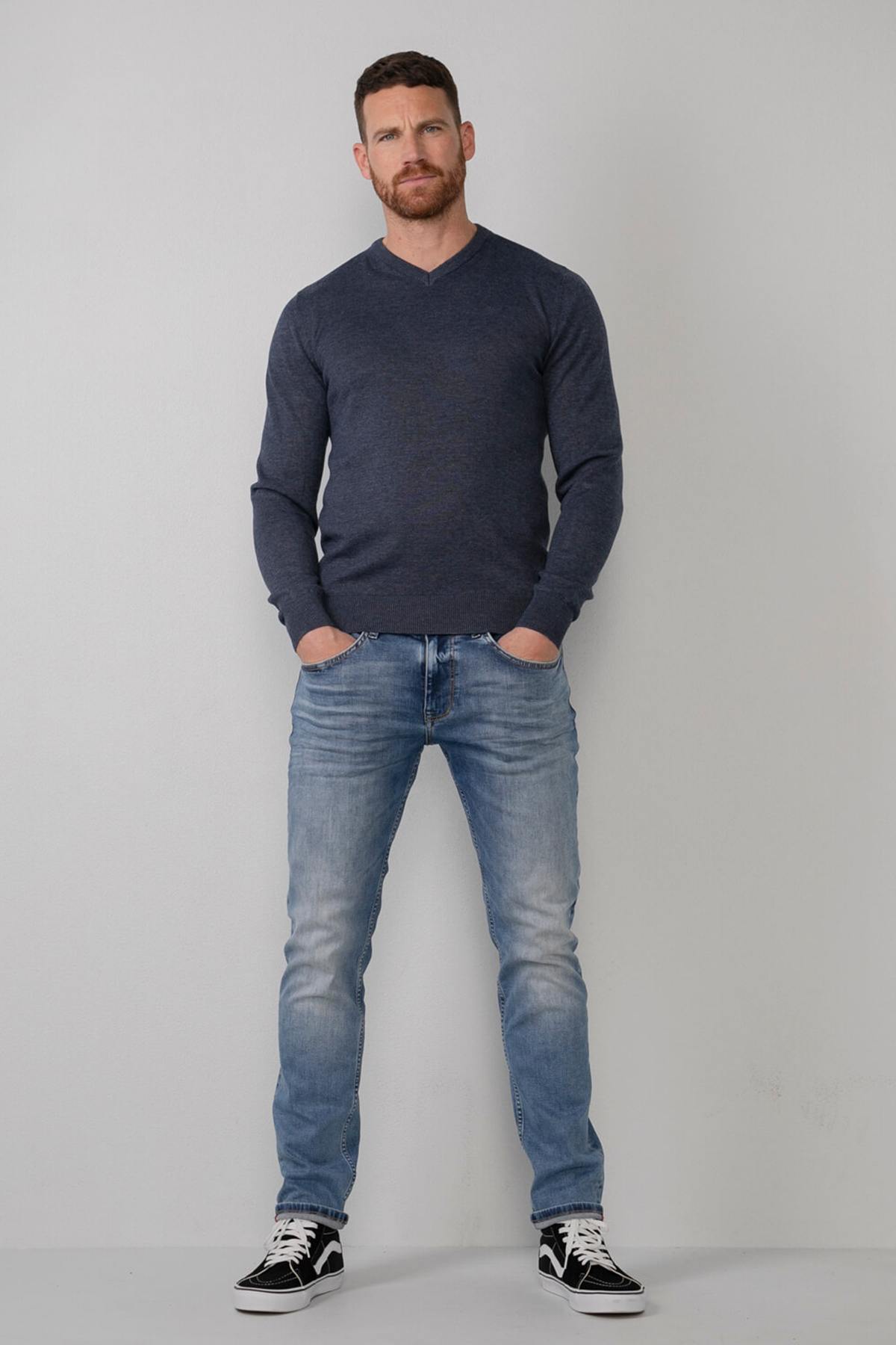 Men's navy blue v-neck sweater - Image n°2