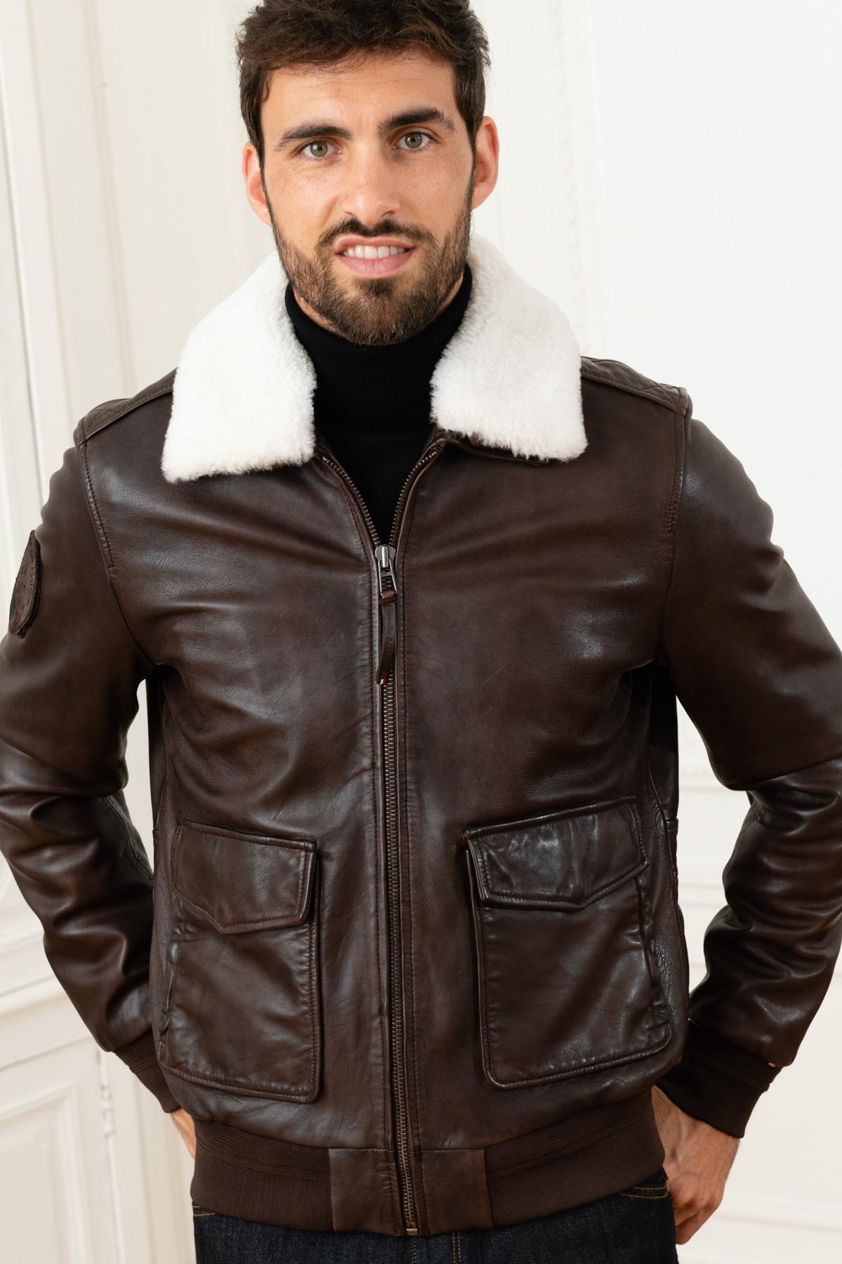 Brown leather pilot jacket with removable fur-lined collar - Image n°7