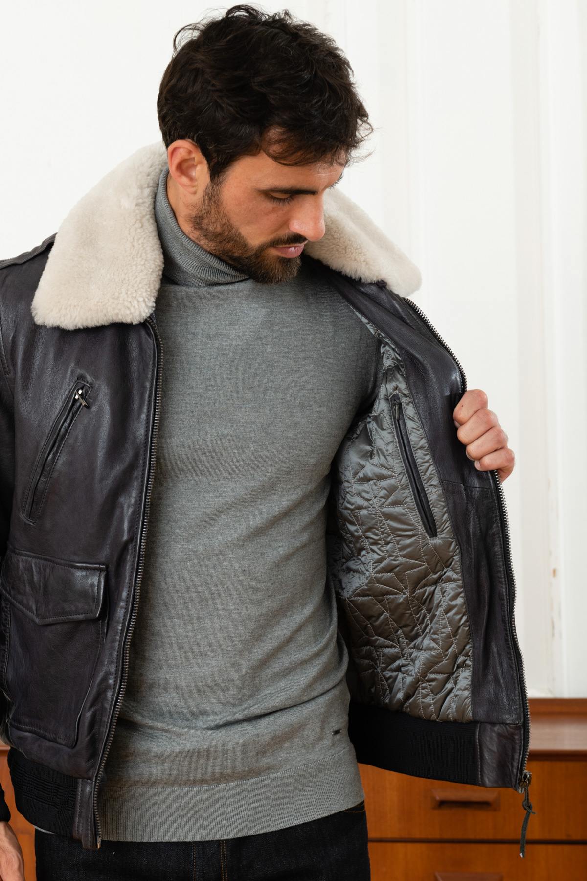 PAF jacket in blue leather and white fur collar - Image n°6