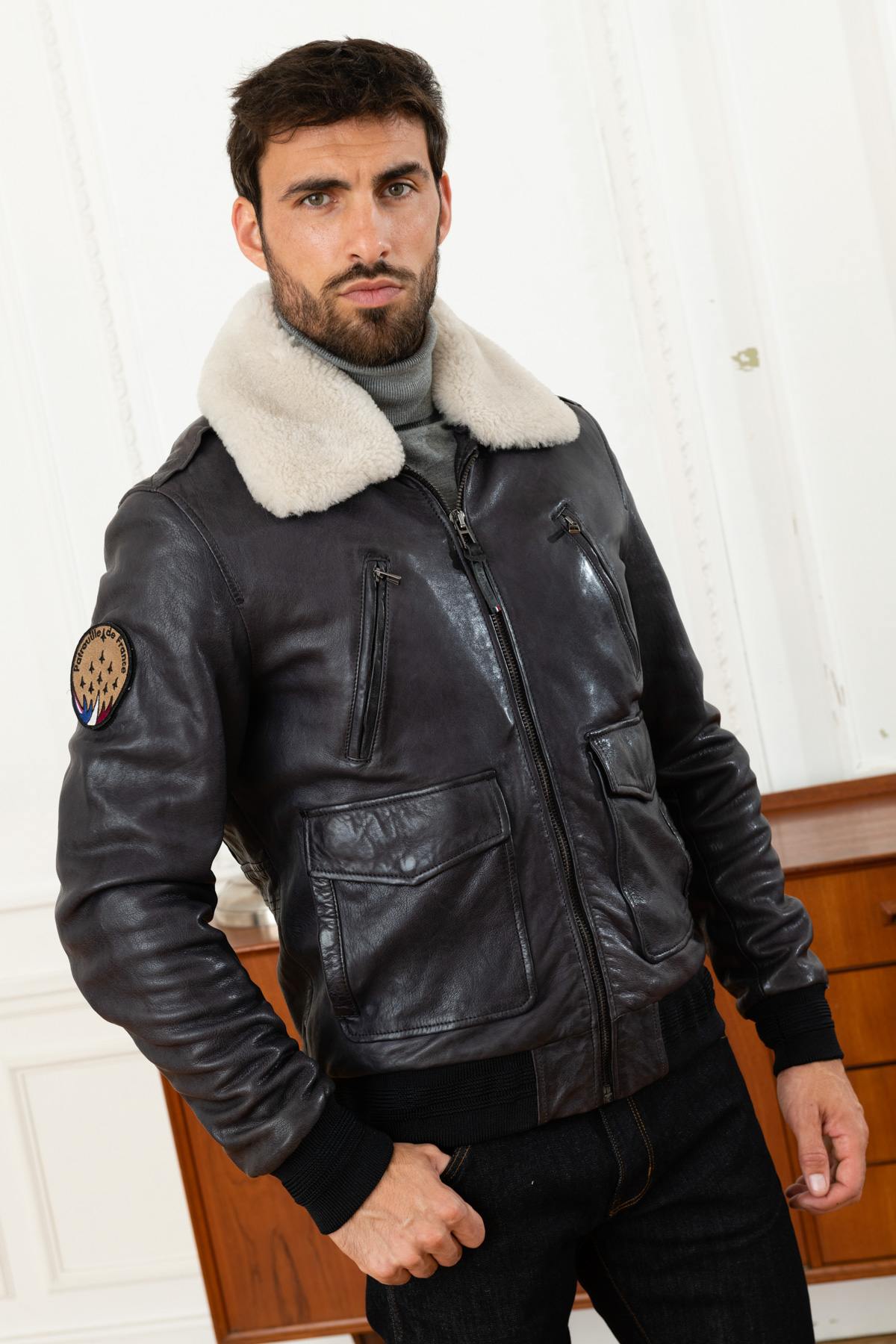 PAF jacket in blue leather and white fur collar - Image n°1