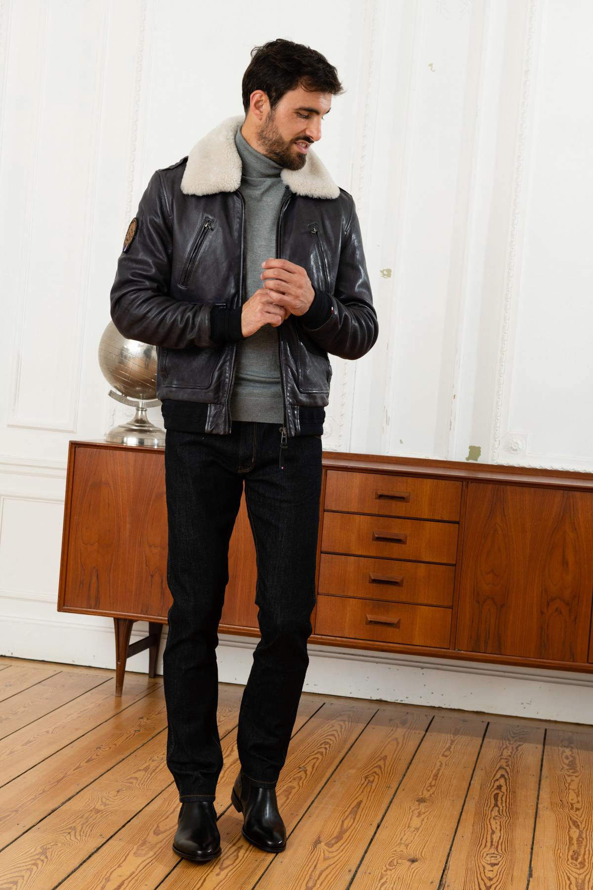 PAF jacket in blue leather and white fur collar - Image n°3