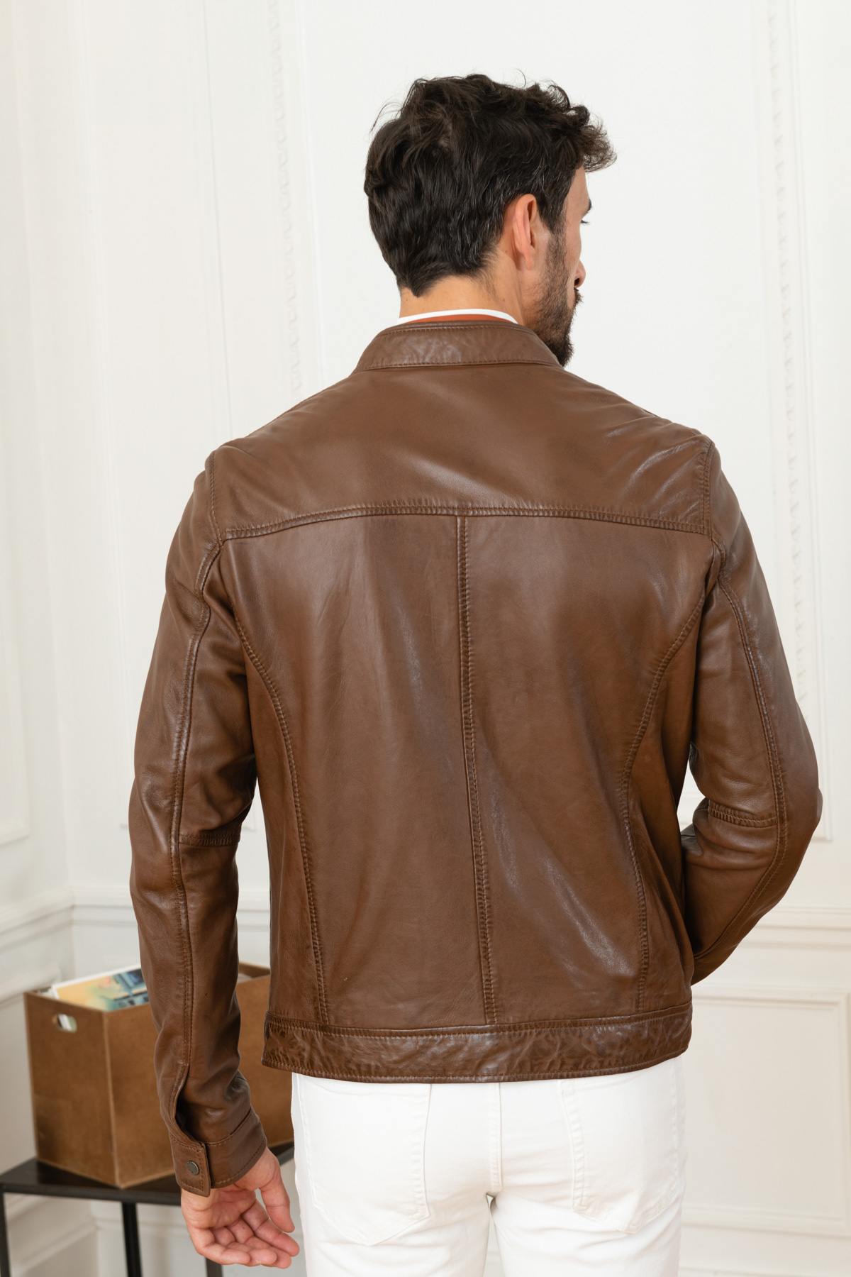 Classic Brown Leather Jacket - Image n°5