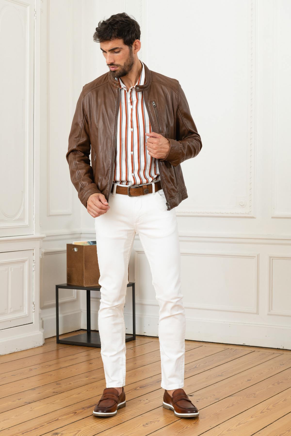 Classic Brown Leather Jacket - Image n°2