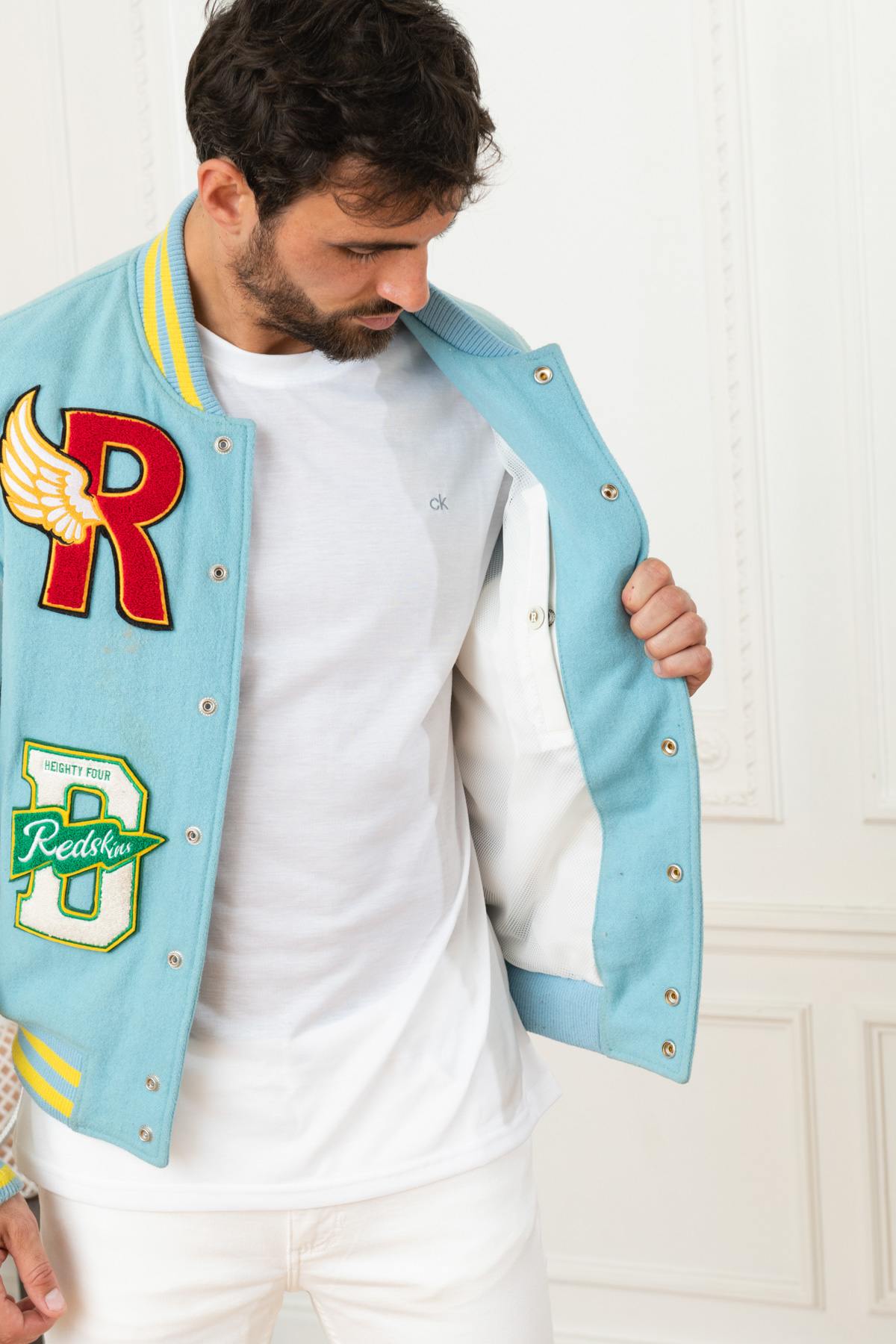 University teddy in white leather and sky blue textile - Image n°5