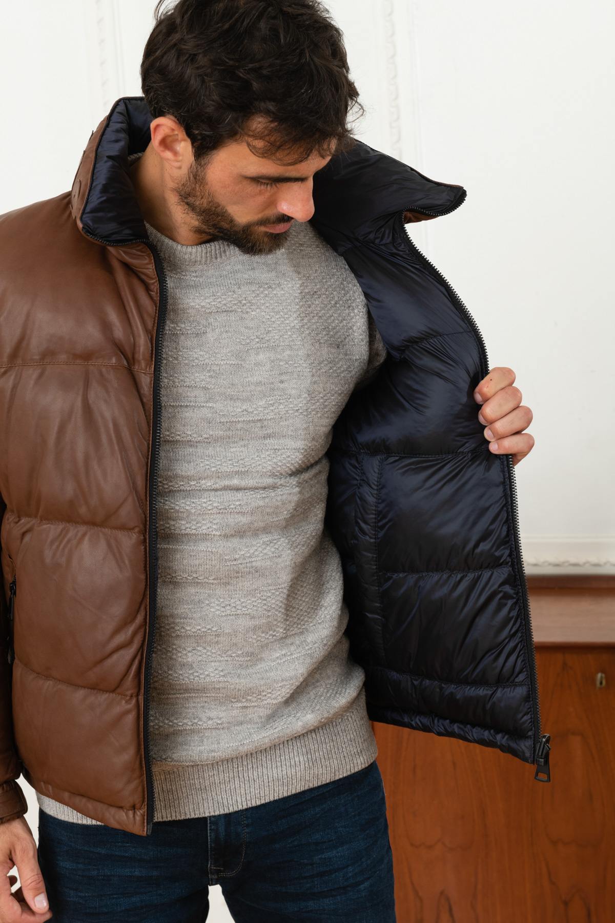 Warm brown leather down jacket - Image n°5