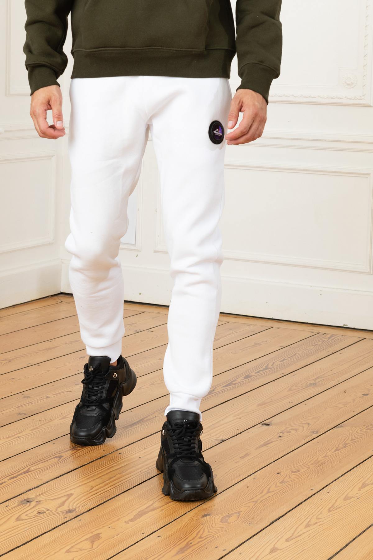 White urbanwear jogging pants - Image n°1