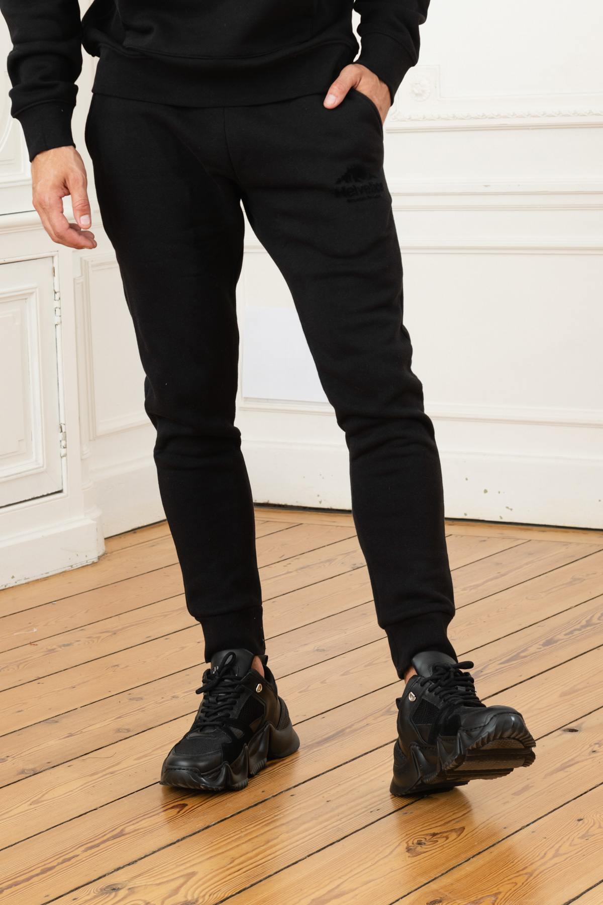 Men's black jogging pants - Image n°1