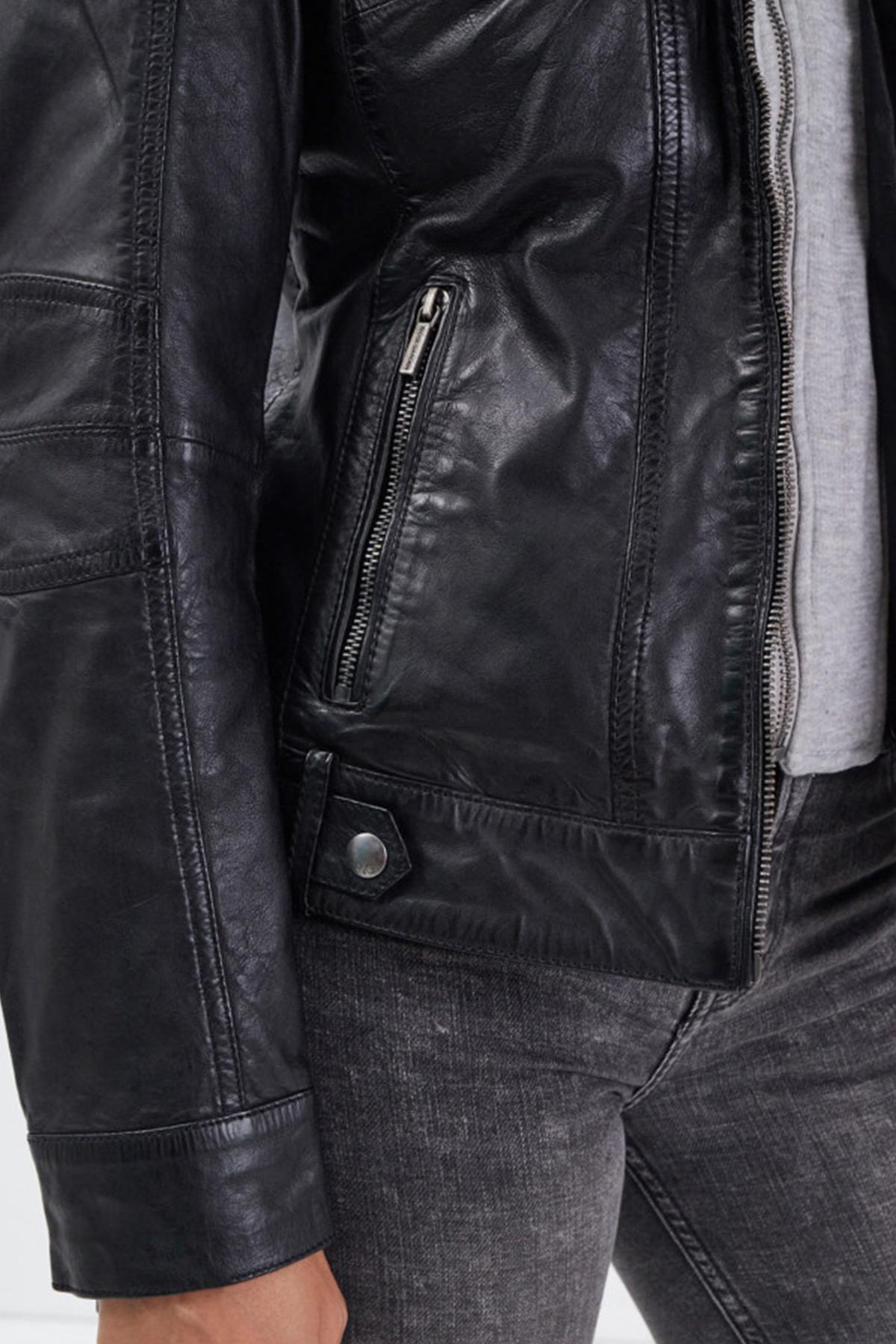 Hooded biker collar in black washed lambskin - Image n°7