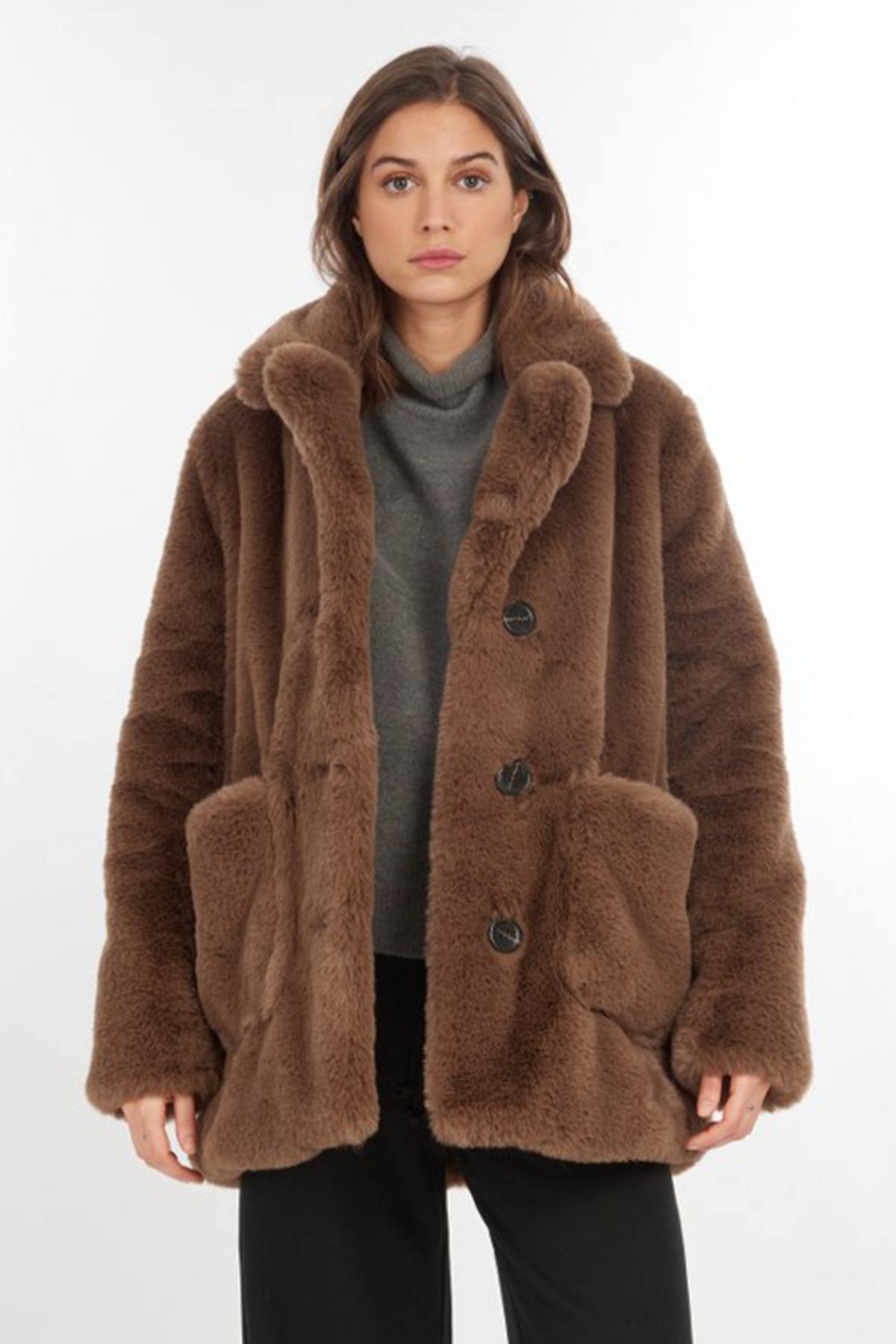 Short oversized faux fur coat - Image n°1