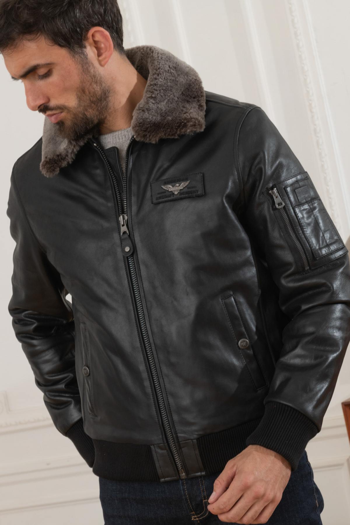 Leather aviator with fur-lined shirt collar - Image n°6